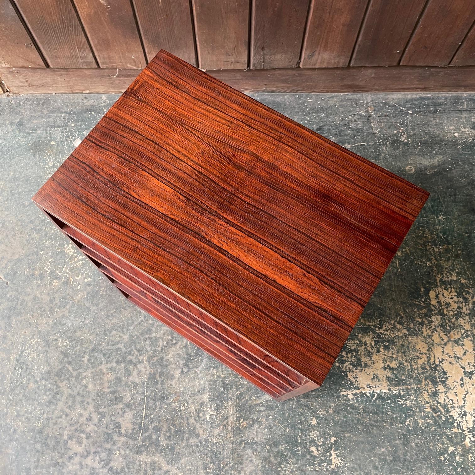 Milieu du XXe siècle 1960s Henning Korch Rosewood Campaigner Cabinet Henning Chest Nightstand End Table Dresser en vente