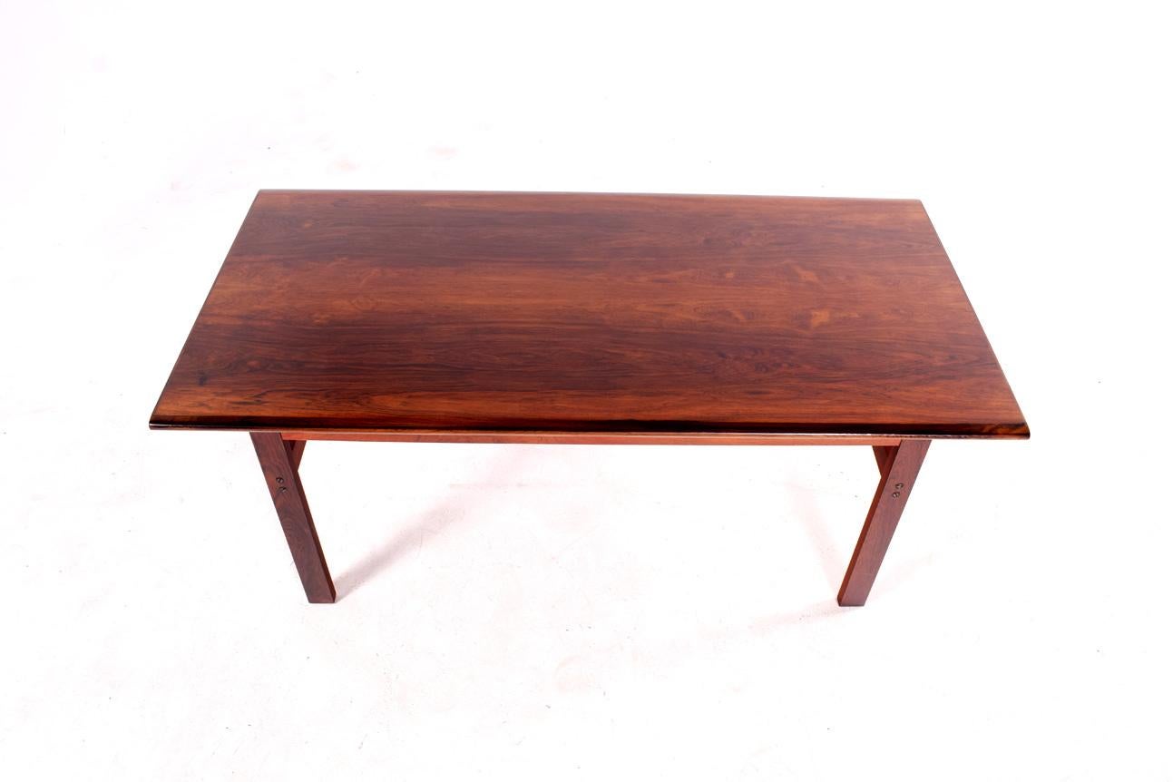 Illum Wikkelsø coffee table of the series Capella, manufactured by N. Eilersen in 1960s, Denmark. Made of Brazilian rosewood.