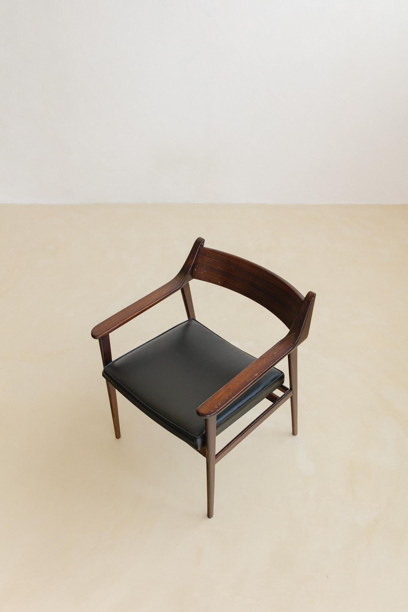 Rosewood Chair with Armrests, by Móveis Cantù, 1960s, Brazilian Midcentury 5