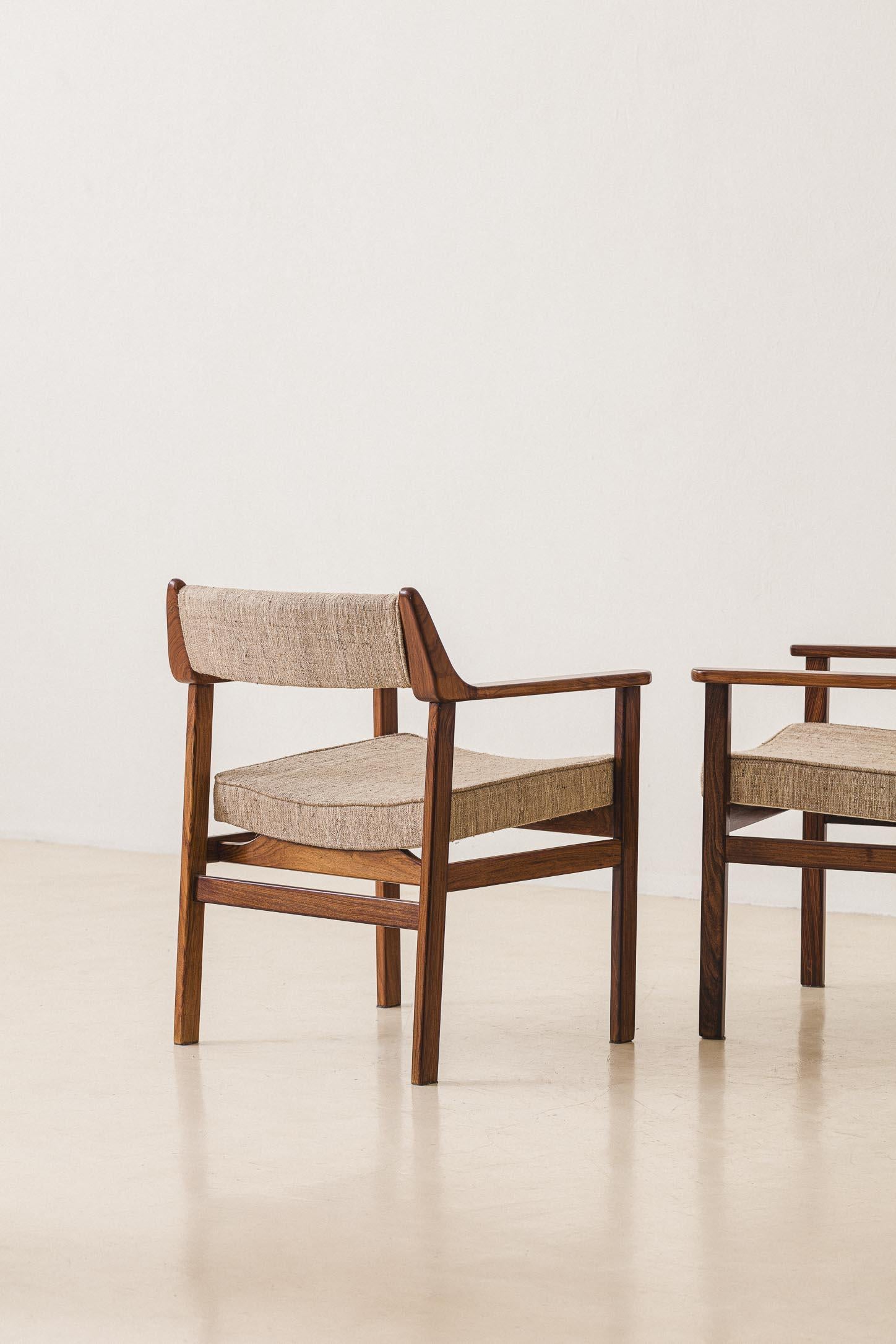 Rosewood Chair with Armrests, by Móveis Cantù, Brazilian Midcentury, 1960s For Sale 8