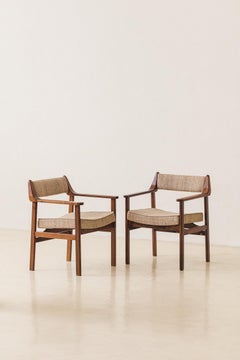 Silla de palisandro con reposabrazos, por Móveis Cantù, Brasil Mediados de siglo, 1960