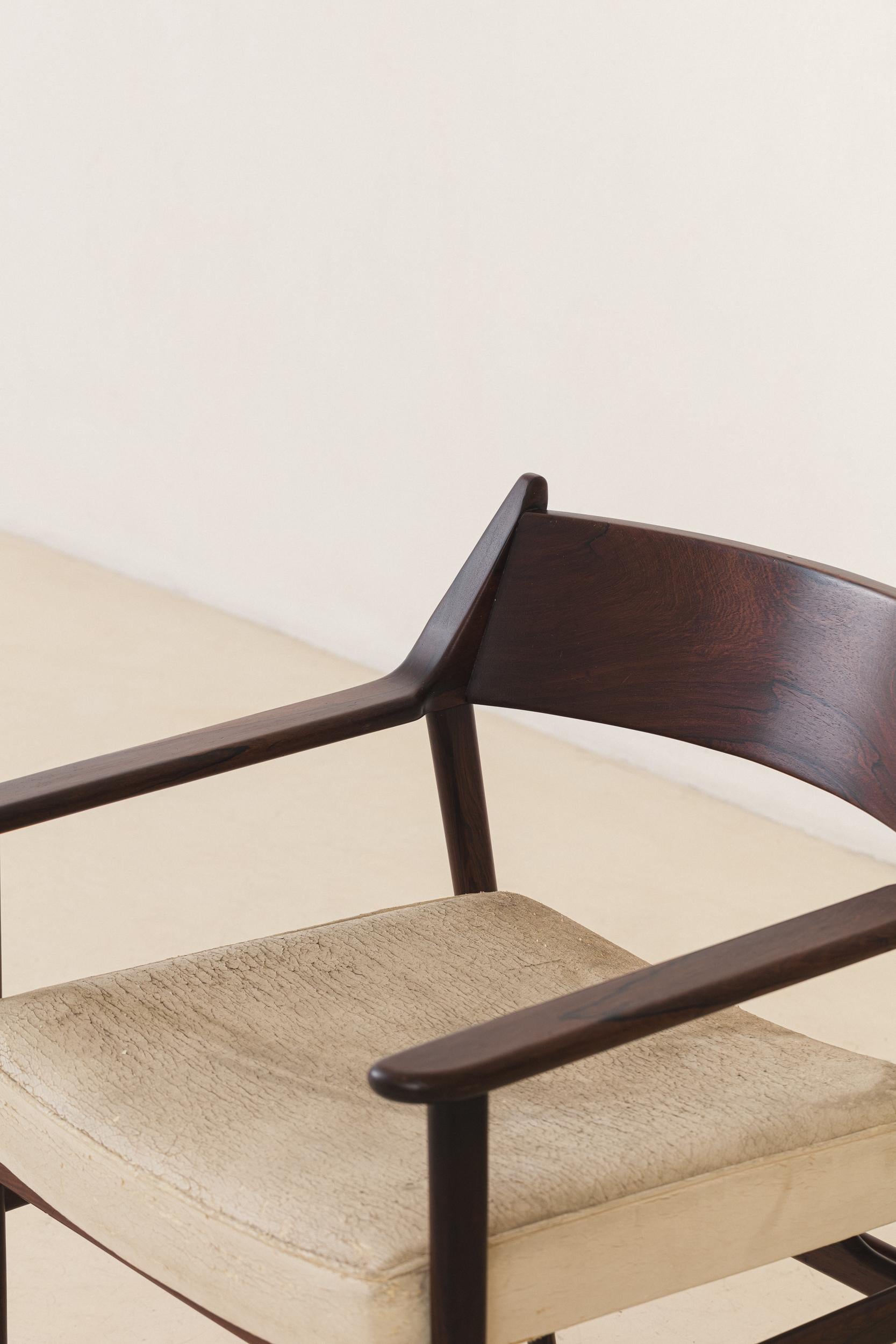 Silla de palisandro con reposabrazos, por Móveis Cantù, Brasil Mediados de siglo, 1960 en venta 2