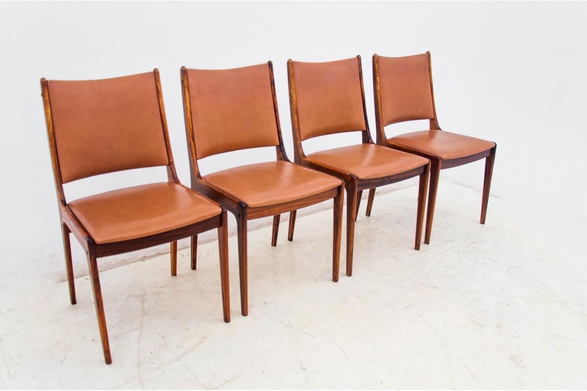 Rosewood chairs, Danish design, 1960s

Very good condition.

Dimensions: height 85 cm, seat height 43 cm, width 46 cm, depth 52 cm.