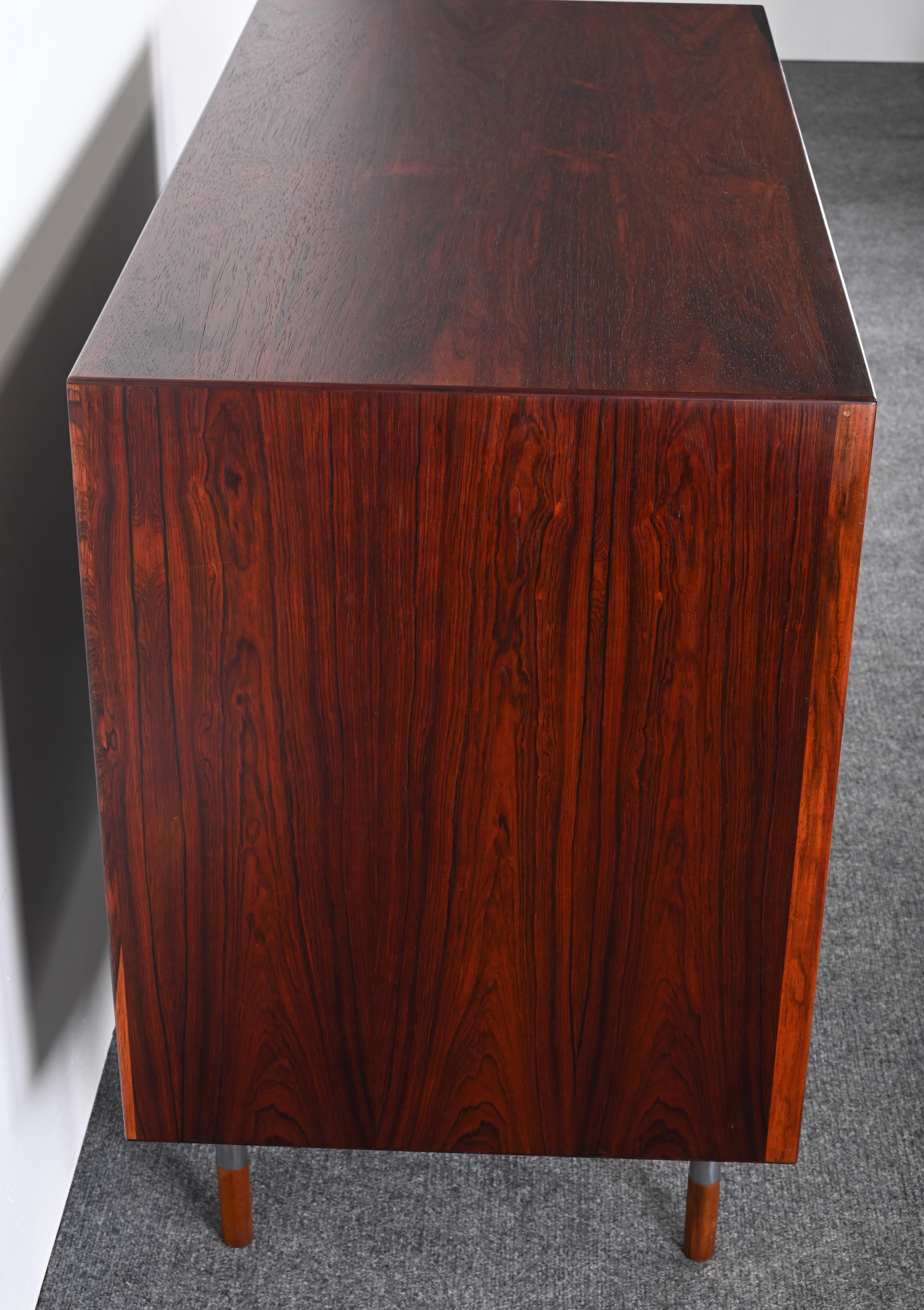 Rosewood Chest of Drawers by Arne Vodder for Sibast, 1960s For Sale 4