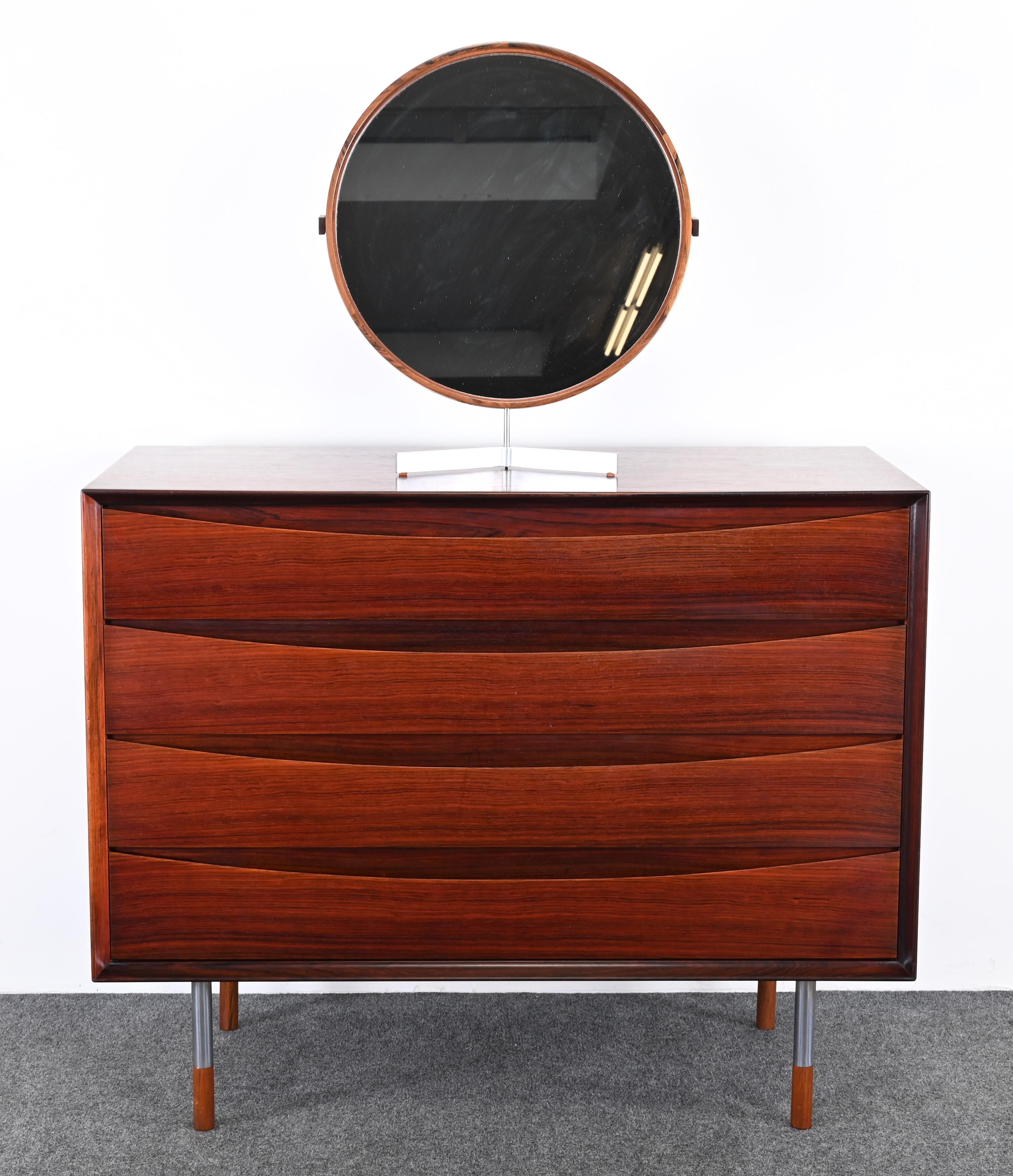 Rosewood Chest of Drawers by Arne Vodder for Sibast, 1960s For Sale 7