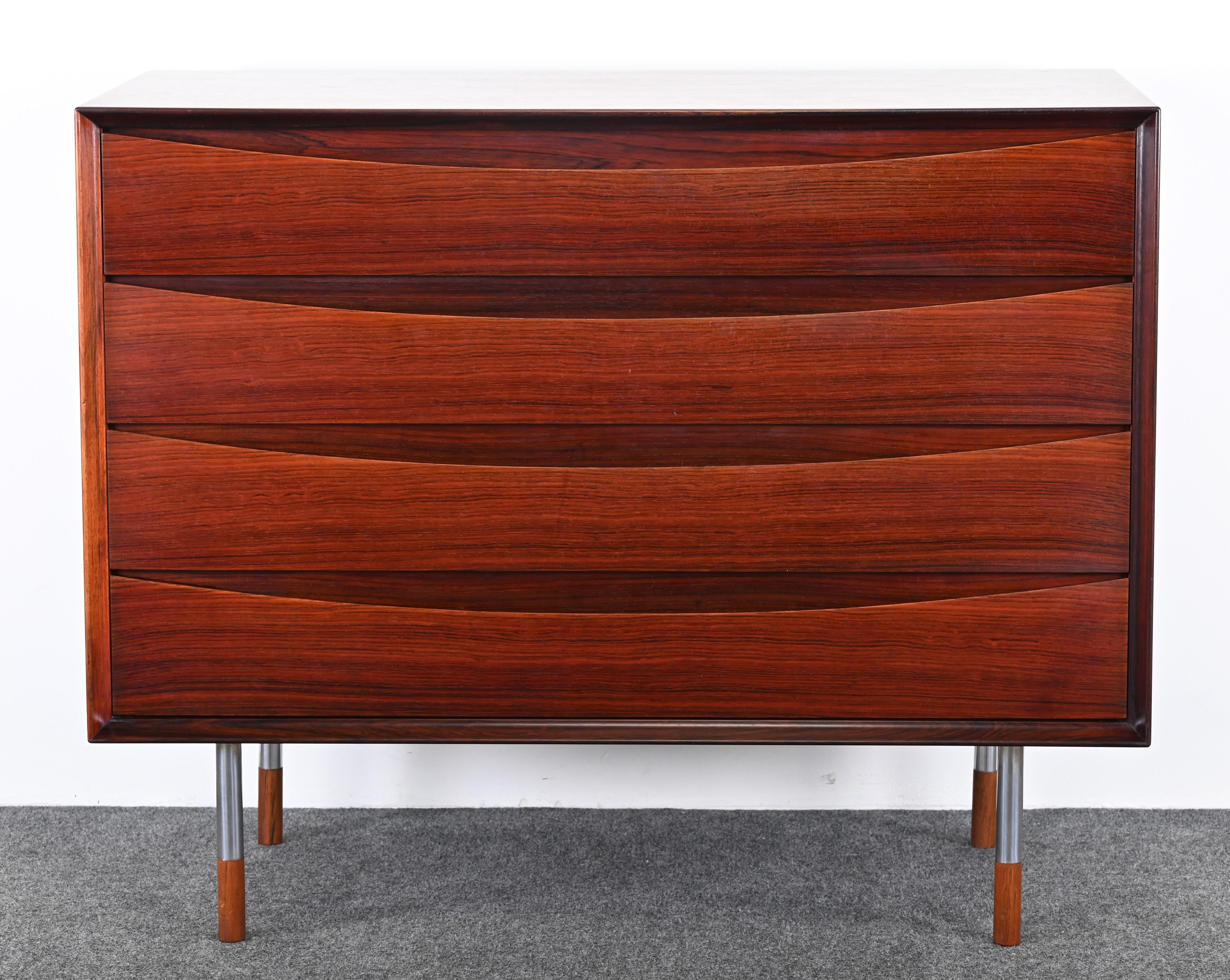 Danish Rosewood Chest of Drawers by Arne Vodder for Sibast, 1960s For Sale