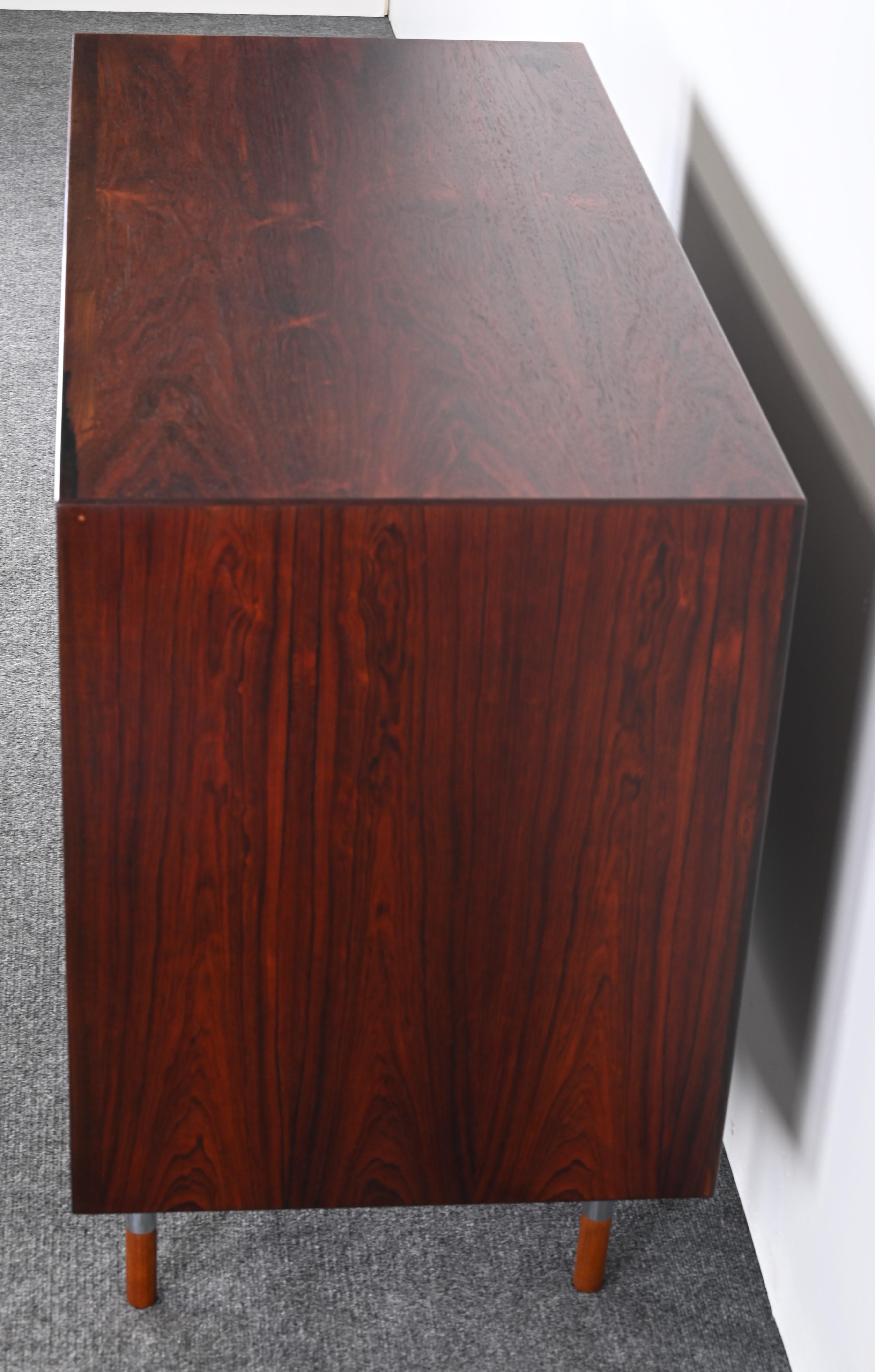 Rosewood Chest of Drawers by Arne Vodder for Sibast, 1960s For Sale 1