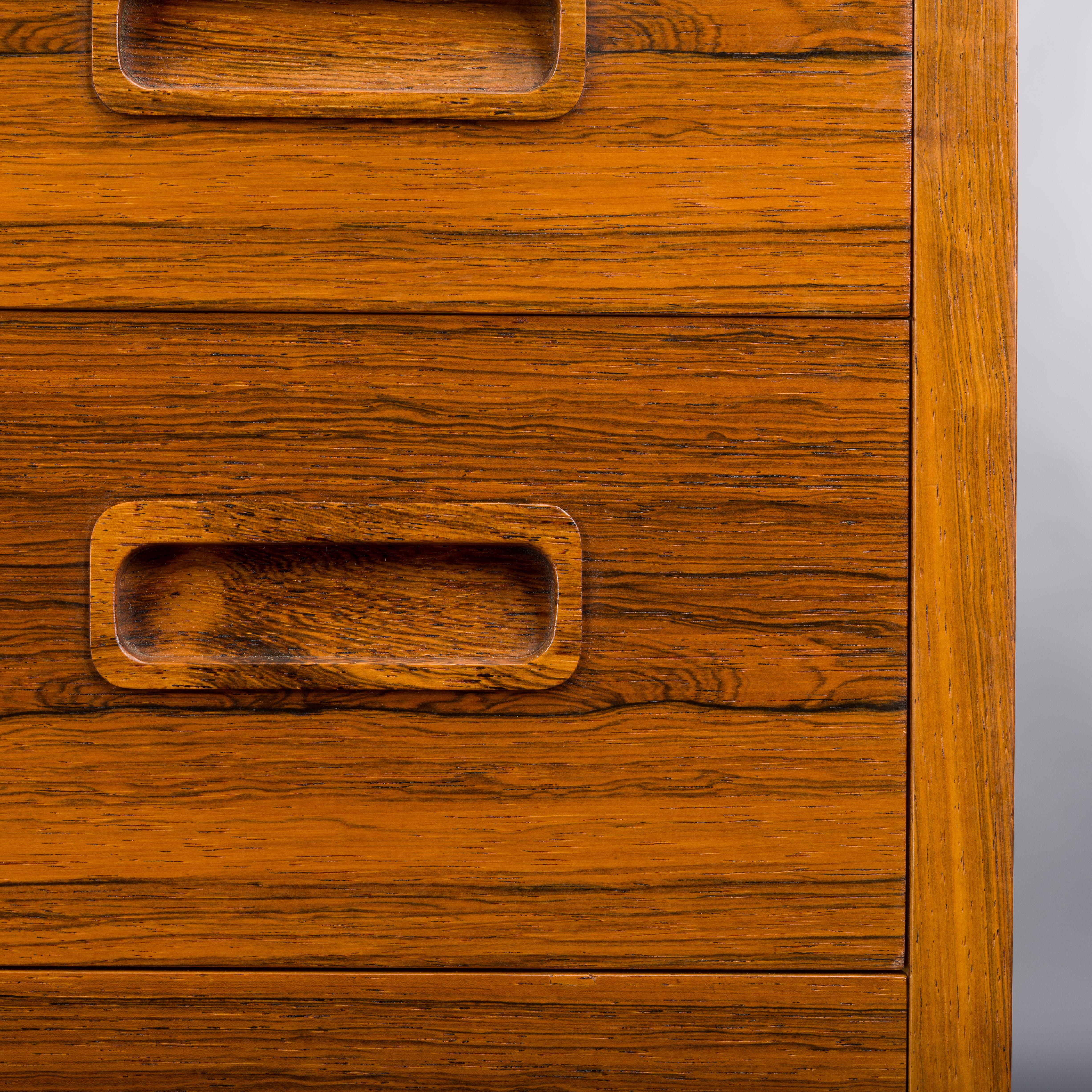 Chest of Drawers by Carlo Jensen for Hundevad & Co., 1960s In Good Condition In Elshout, NL