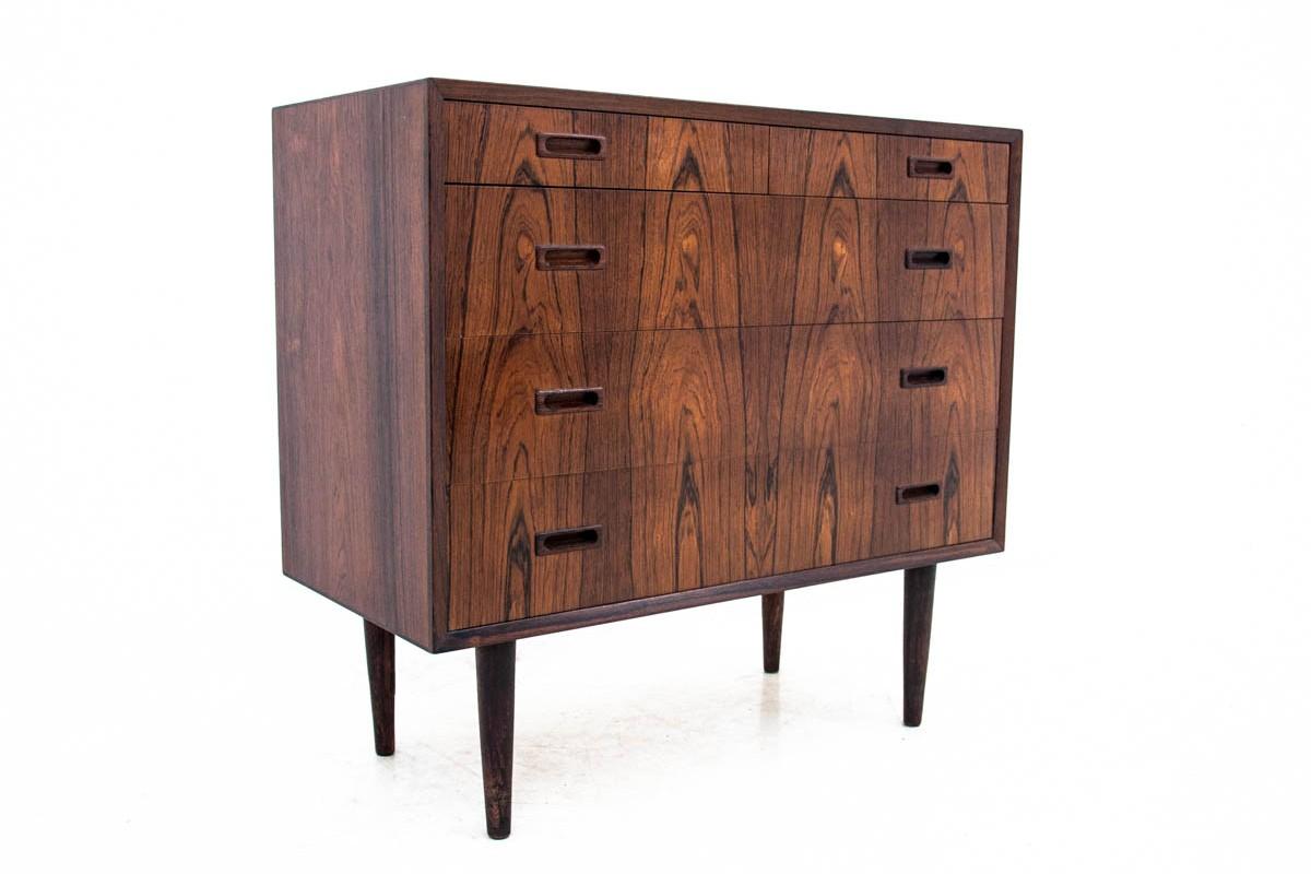 A chest of drawers from the 1960s. Very good condition.

Dimensions: height 84 cm, width 90 cm, depth. 43 cm.