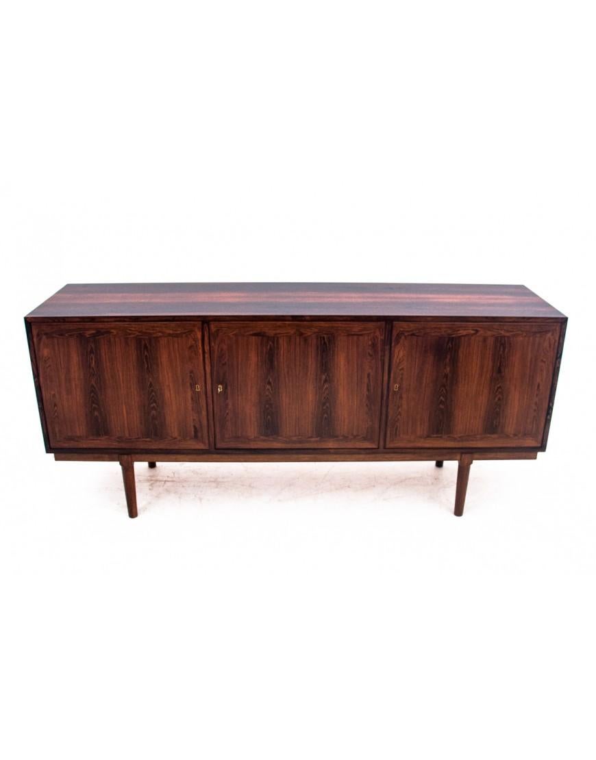 Danish chest of drawers from the 1960s.

Furniture in very good condition, after professional renovation.

Dimensions: height 83 cm / width 180 cm / depth 48 cm