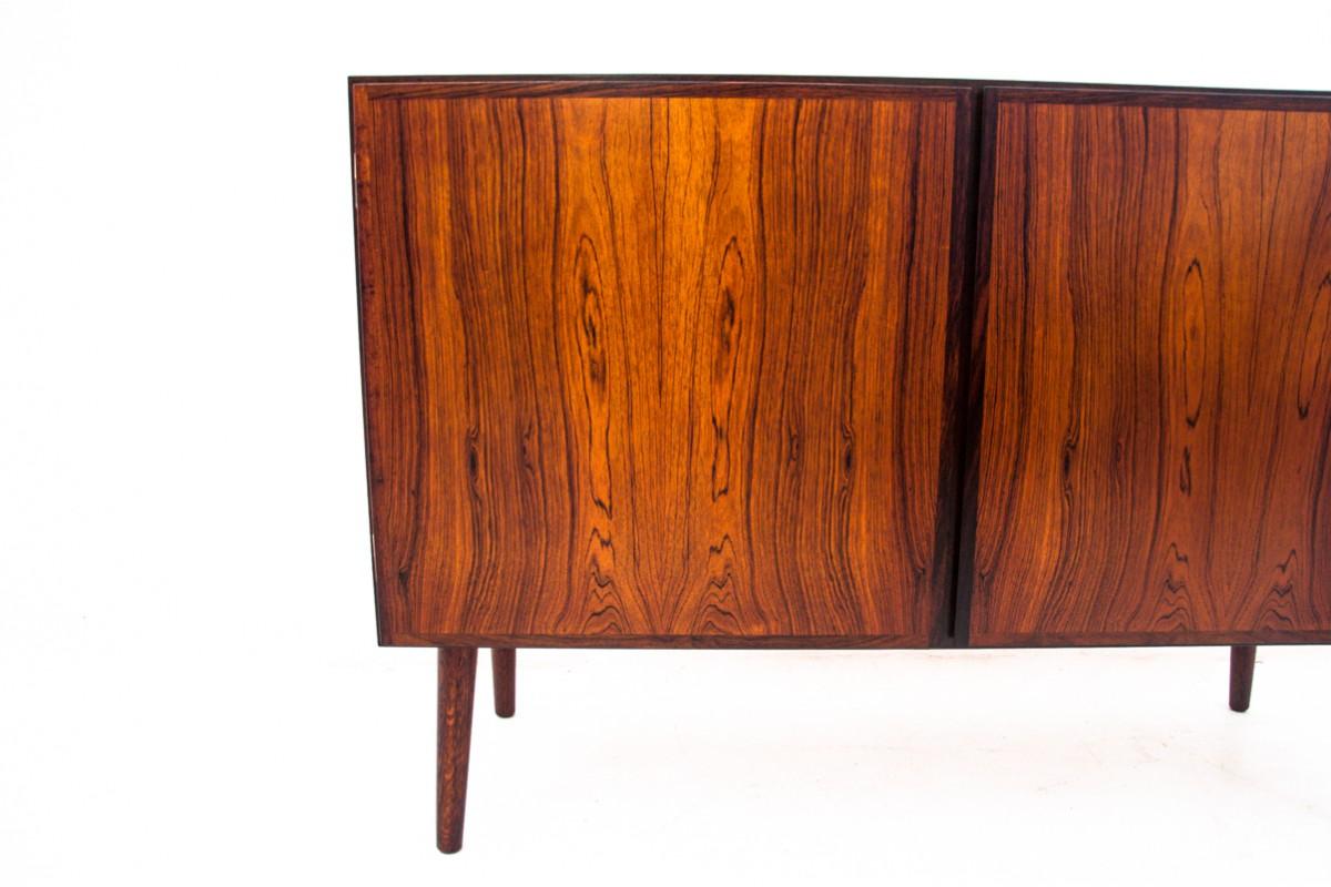 Cassettiera in palissandro, design di Gunni Omann, Danimarca, anni '60. Dopo la renova in vendita 3
