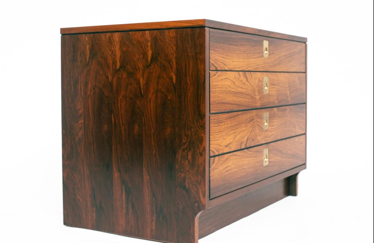 Rosewood Chest of Drawers In Excellent Condition For Sale In Arundel, GB