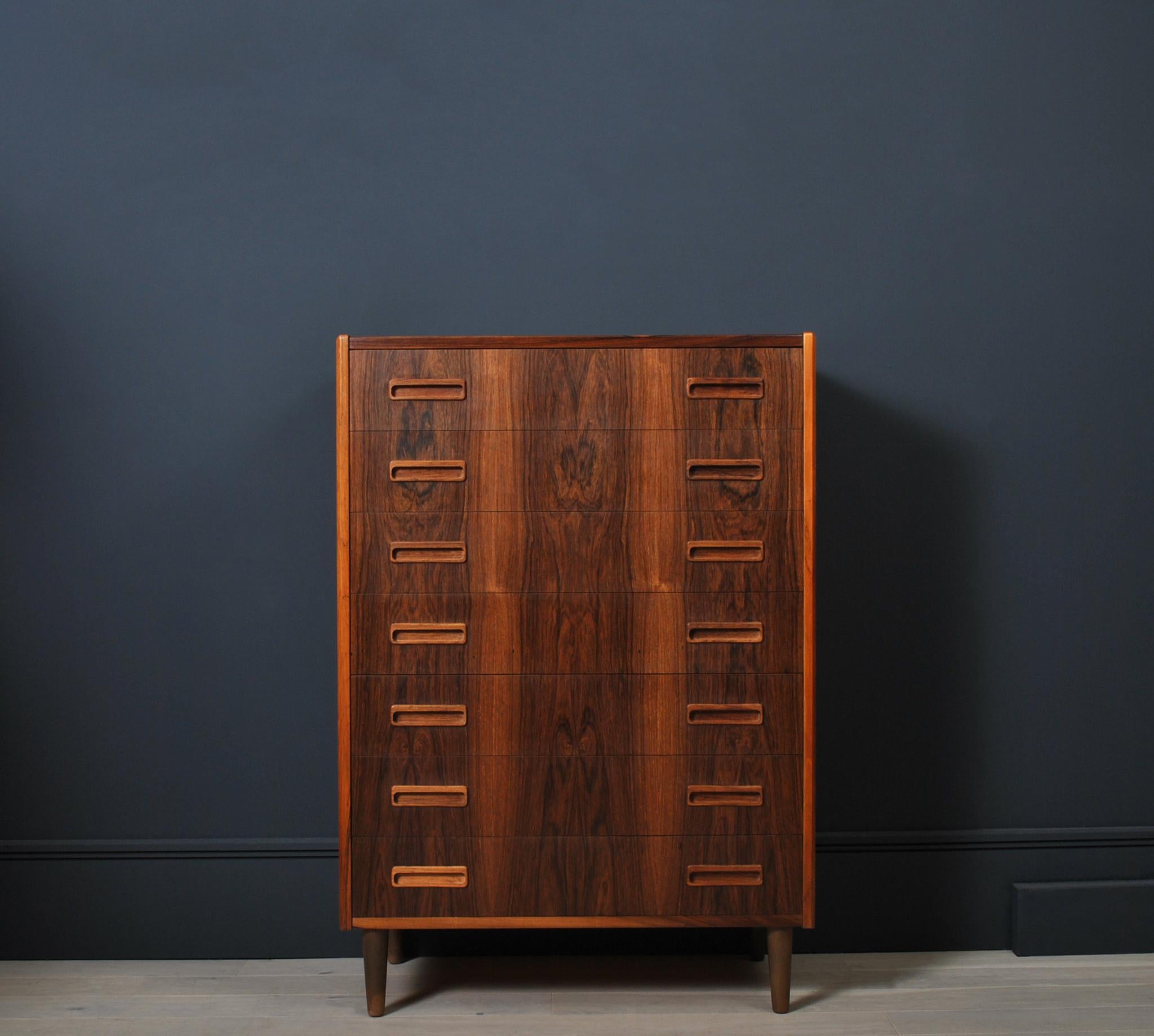 Classic midcentury design by Westergaard. 7 drawer tall chest, Denmark circa 1960.
In very good condition.