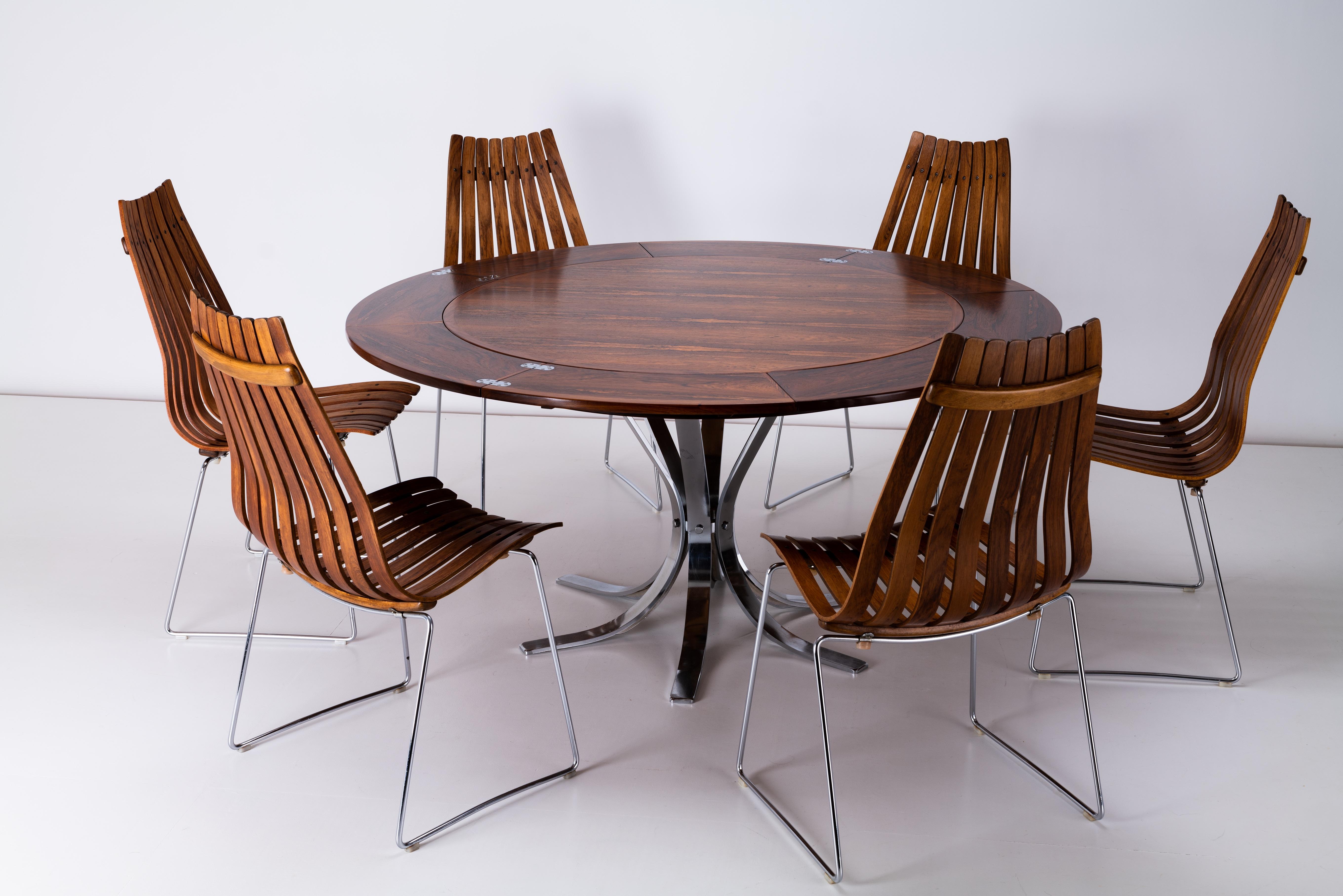 Mid-Century Modern Table de salle à manger / centre de table Lotus en palissandre et chrome par Dyrlund, Danemark, années 1970 en vente