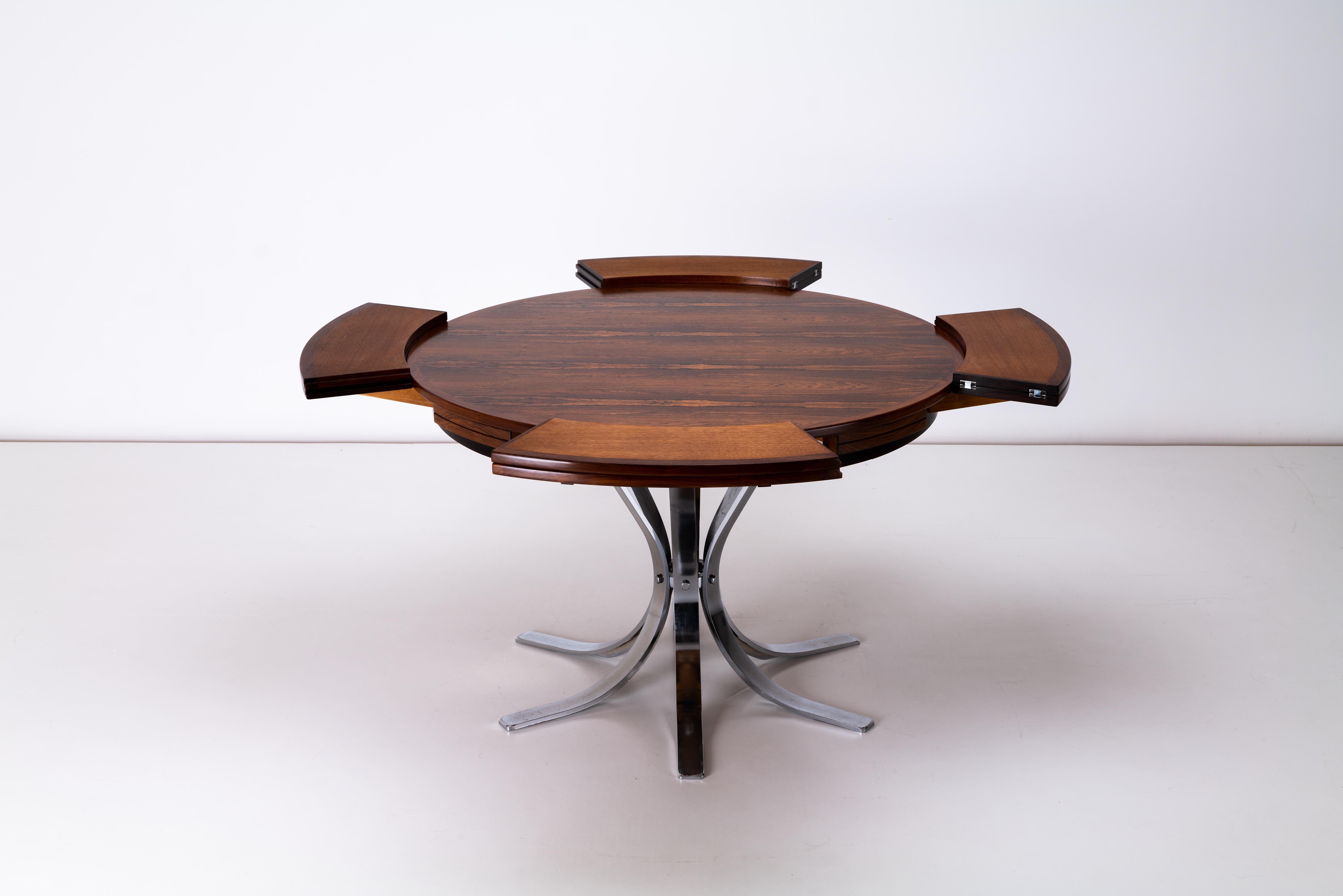Bois de rose Table de salle à manger / centre de table Lotus en palissandre et chrome par Dyrlund, Danemark, années 1970 en vente