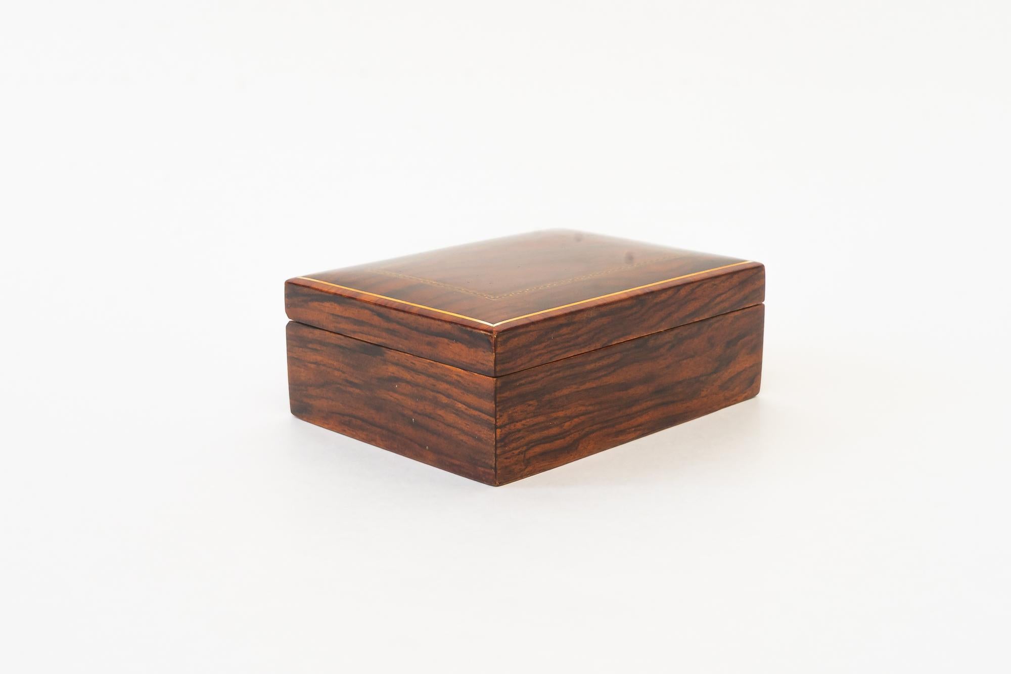 Rosewood cigars Box around 1950s
shellac varnish by Hand