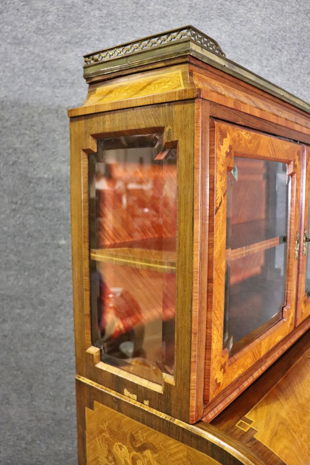 Palisander Circassian Nussbaum Intarsien abgeschrägte Glas Französisch Louis XV Sekretär Schreibtisch im Angebot 11