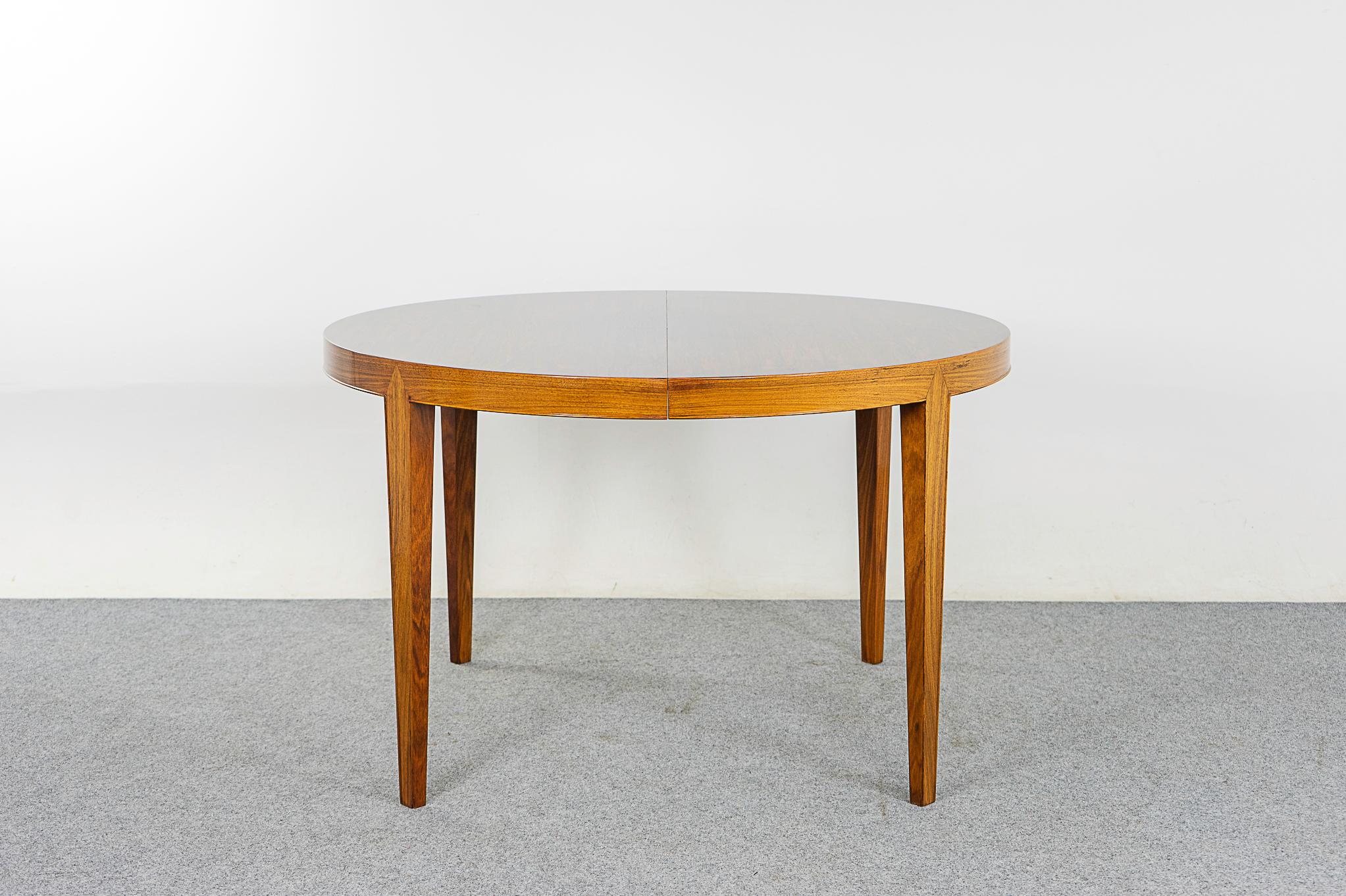 Scandinavian Modern Rosewood Circular Danish Dining Table by Haslev For Sale