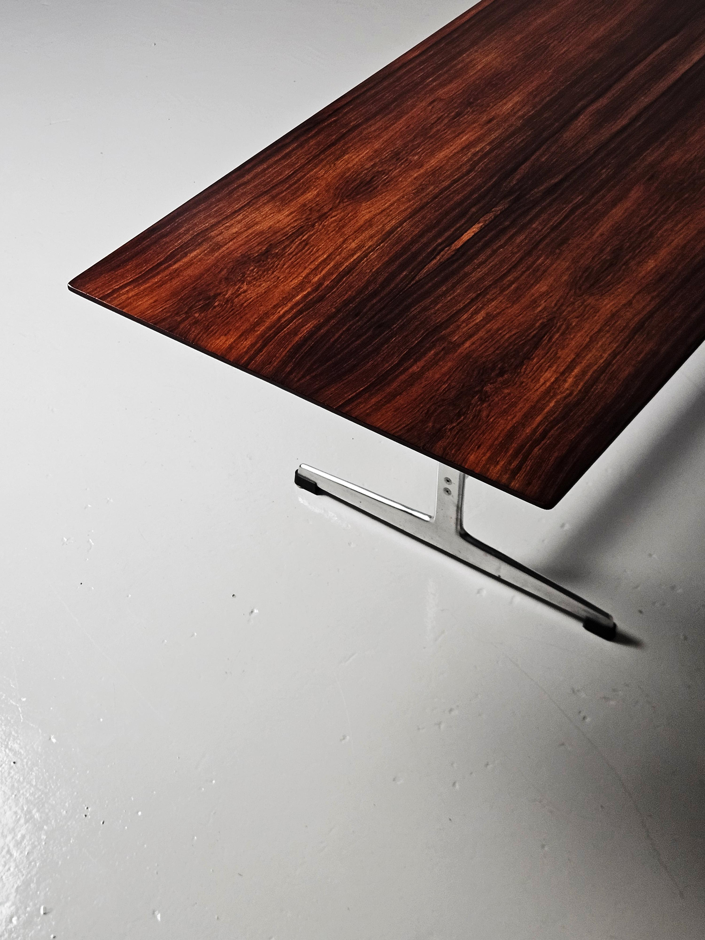Aluminum Rosewood coffee table by Arne Jacobsen for Fritz Hansen, Denmark, 1960s For Sale
