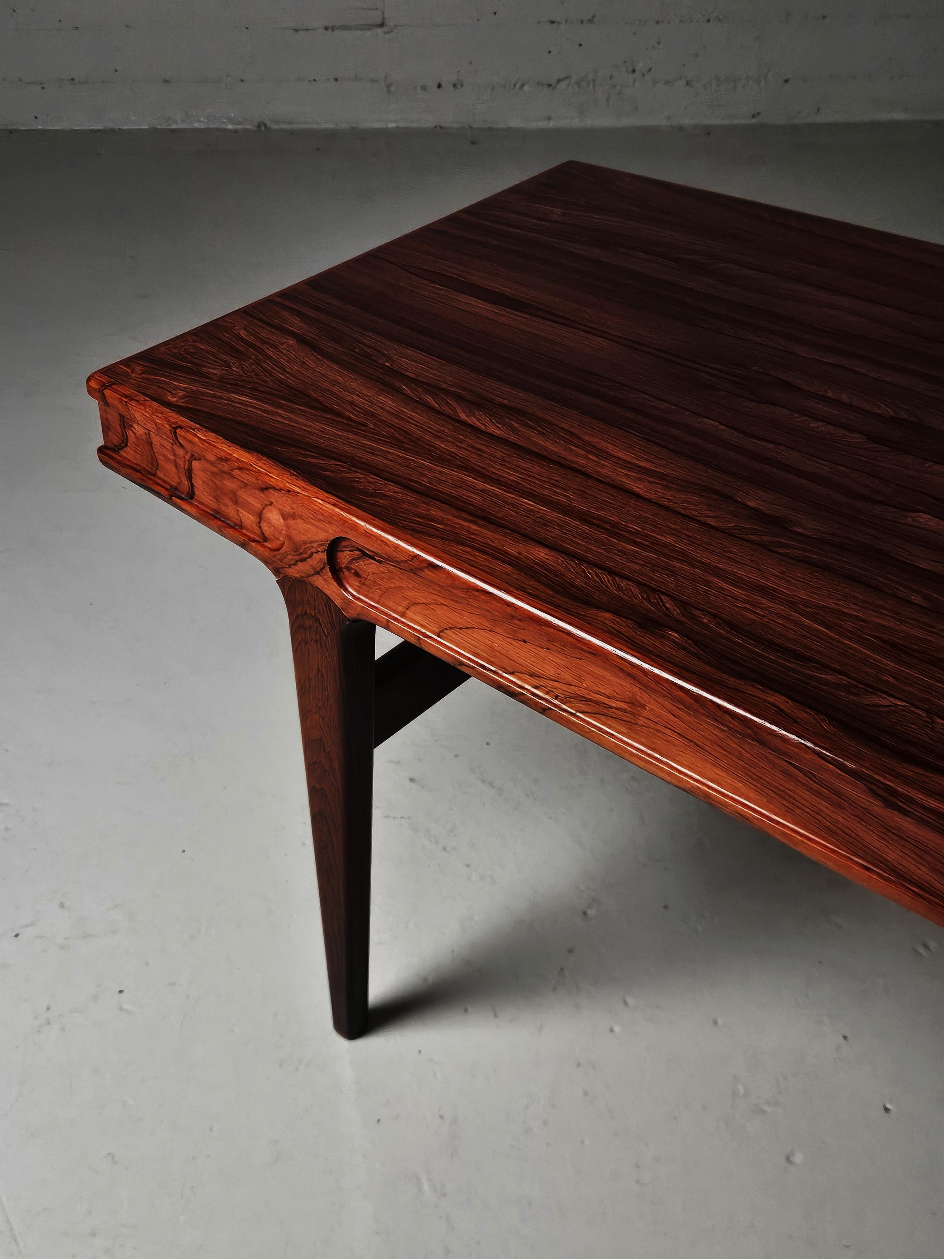Rosewood coffee table by Johannes Andersen, CFC Silkeborg, Denmark, 1960s en vente 2