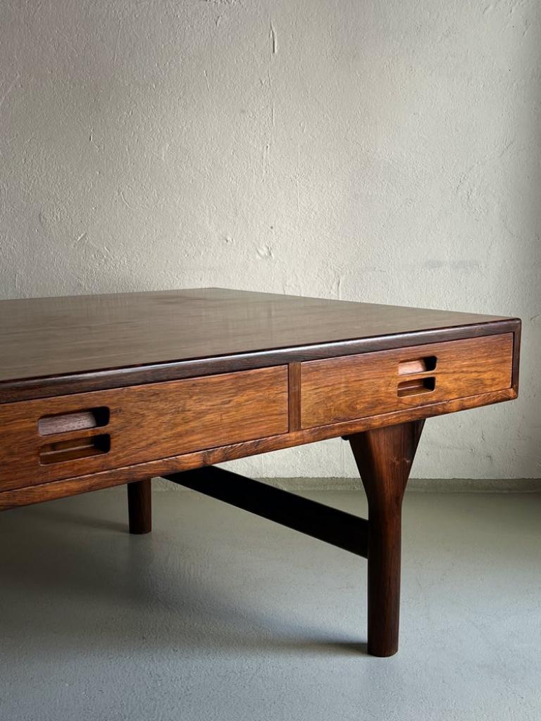 Scandinave moderne Table basse en bois de rose par Nanna Ditzel pour Søren Willadsen Danemark, années 1950 en vente