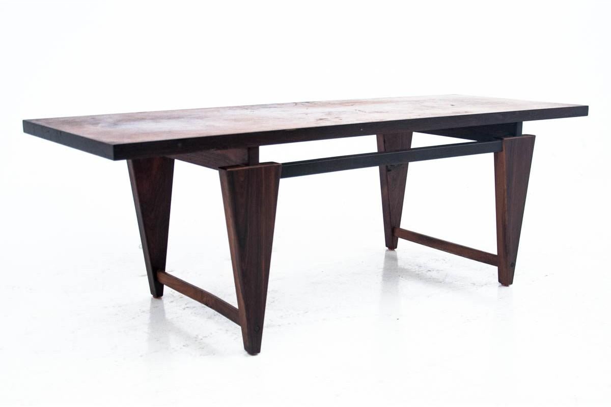Rosewood coffee table, Denmark, 1960s
Unique Danish Design 
Dimensions: Height 52 cm, length 153 cm, depth 55 cm.