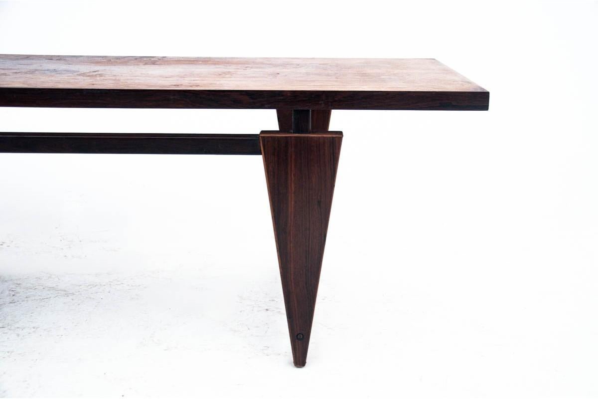 Rosewood Coffee Table, Danish Design, 1960s In Good Condition For Sale In Chorzów, PL