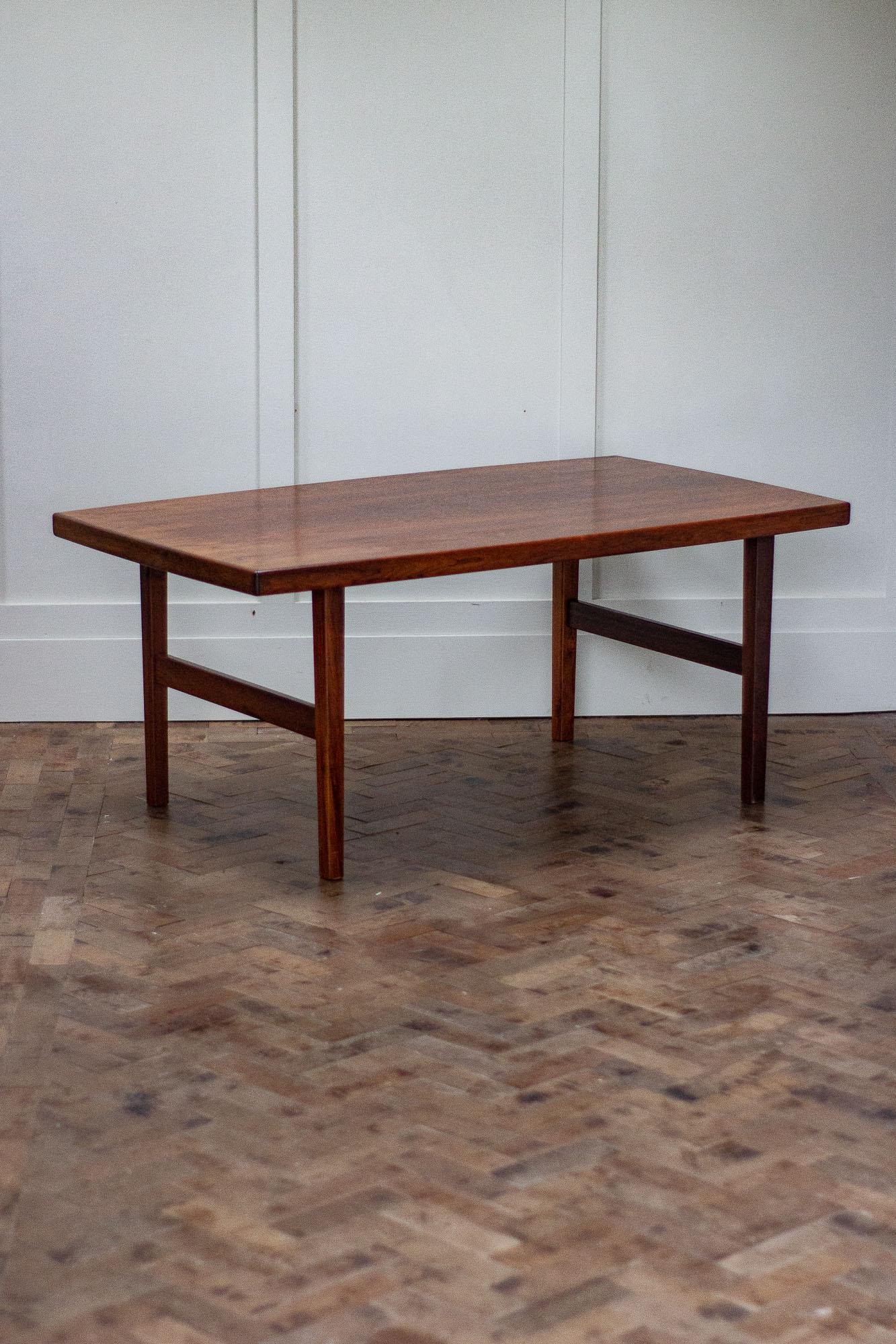 Coffee table in rosewood of Danish design and of Danish cabinet makers quality, circa 1960s.

The table legs can be removed for easy transport and the top has bowed edges to all sides which gives a great look.
   