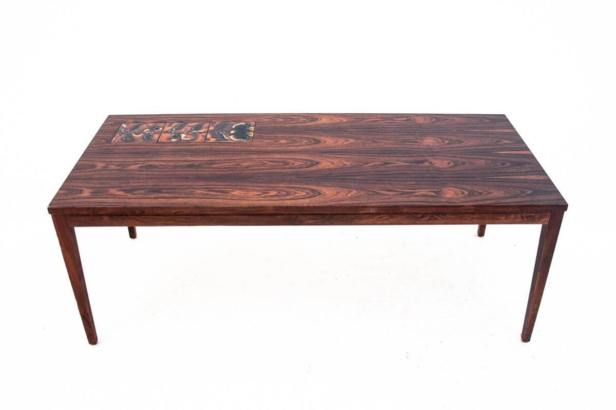 Table basse en bois de rose avec céramique, design danois, années 1960 en vente 1