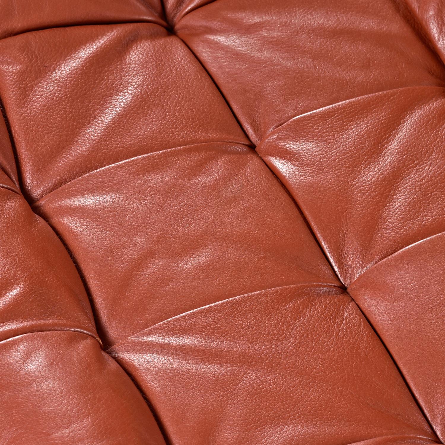 Cuir Fauteuil Earth Chair et pouf Mp-163 de Percival Lafer en vente