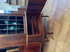 Rosenholz-Eckschrank