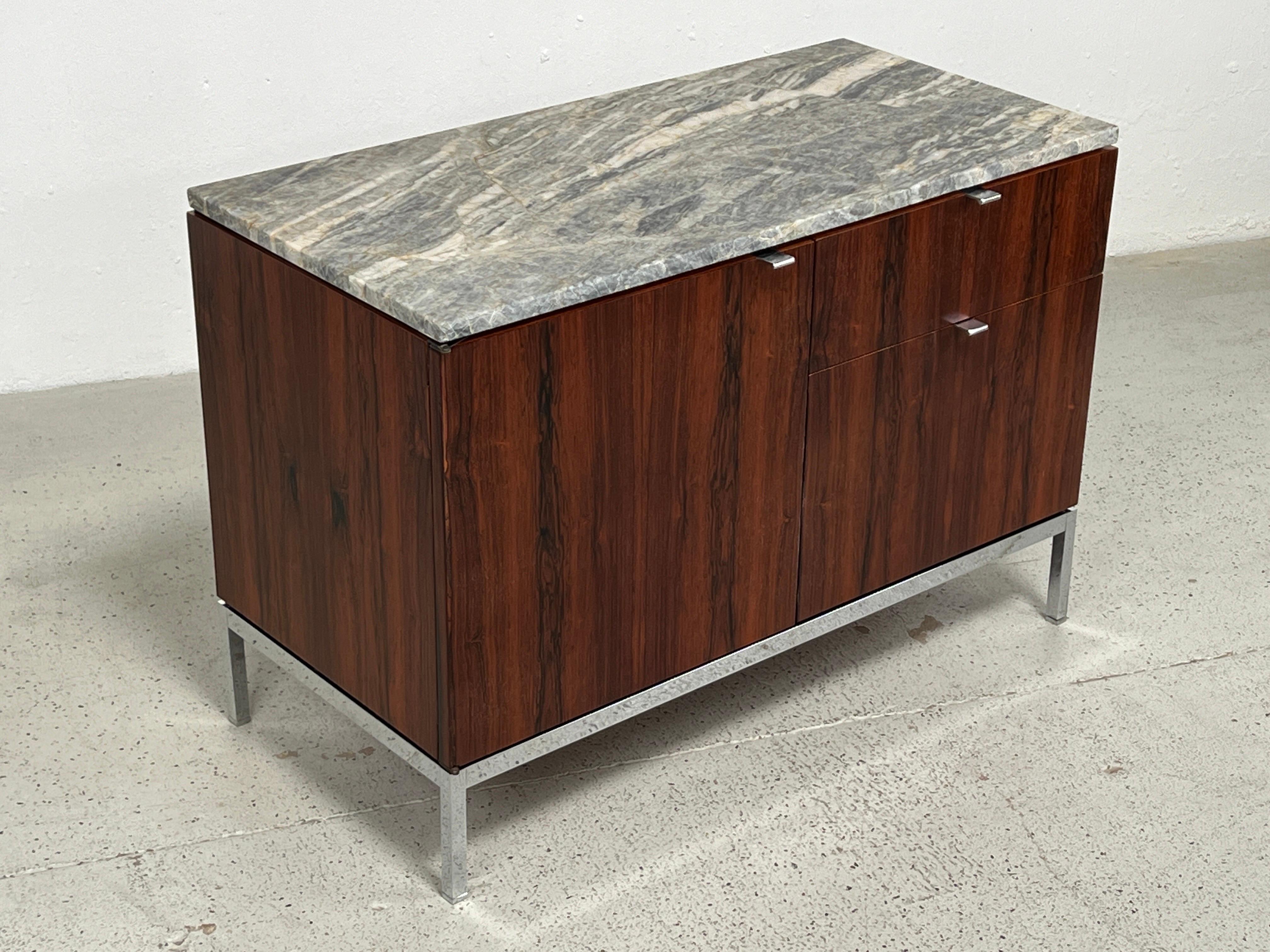 Rosewood Credenza by Florence Knoll  For Sale 5