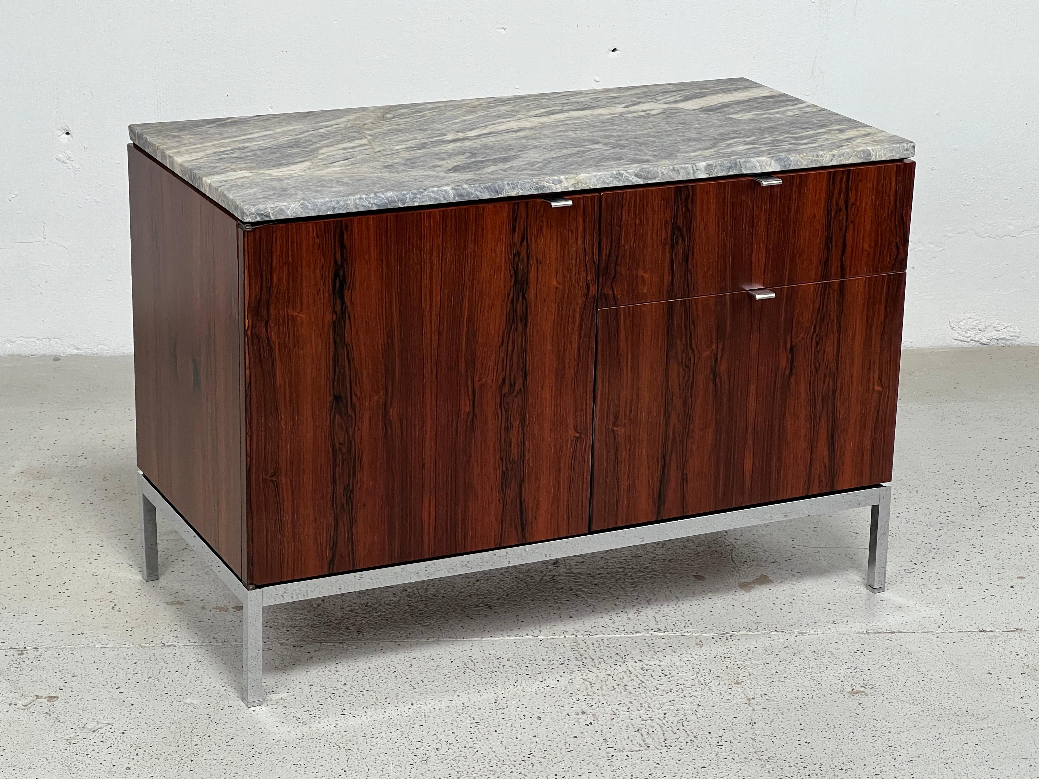 Rosewood Credenza by Florence Knoll  For Sale 2