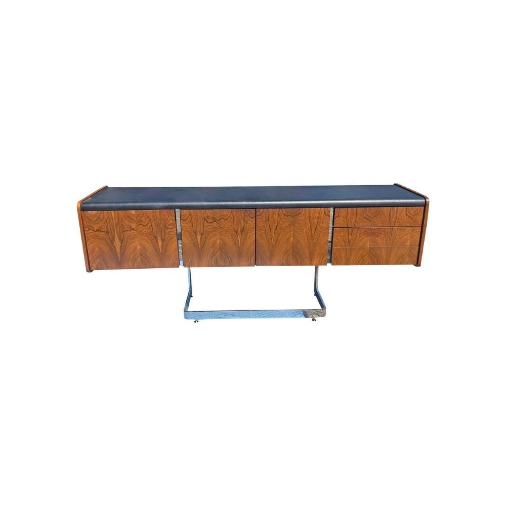 Credenza in palissandro di Ste. Marie e Laurent in cromo e top in pelle in vendita 1