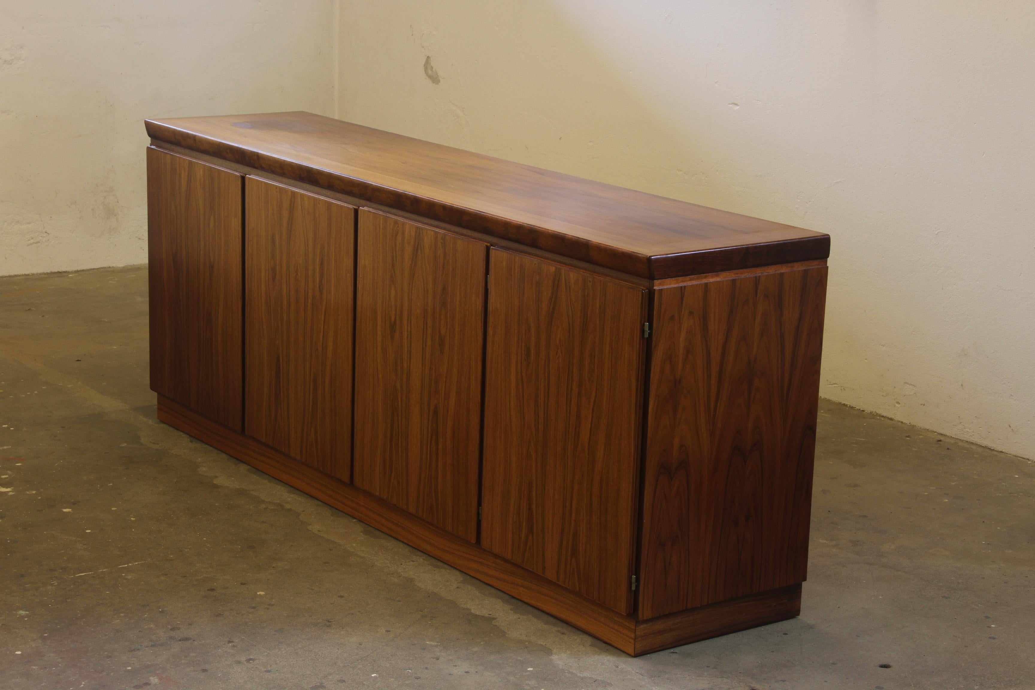 Skovby furniture is renowned for its high quality. Recently, it has gained more recognition for its design and style, emerging from the shadows of top Danish mid-century modern designers. The pieces feature matching, beautifully grained rosewood