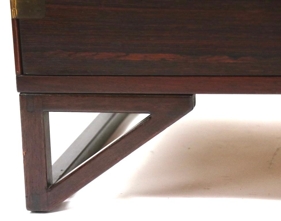 Svend Langkilde meuble de rangement danois en bois de rose par Lankilde Mobler pour Illums Bolighus en vente 6