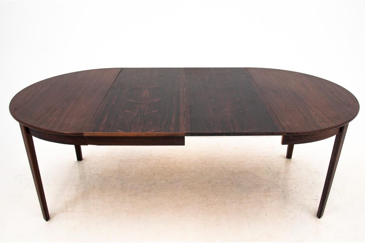 Dining table made in Denmark in the 1960s
The possibility of folding up to 220 cm.
 