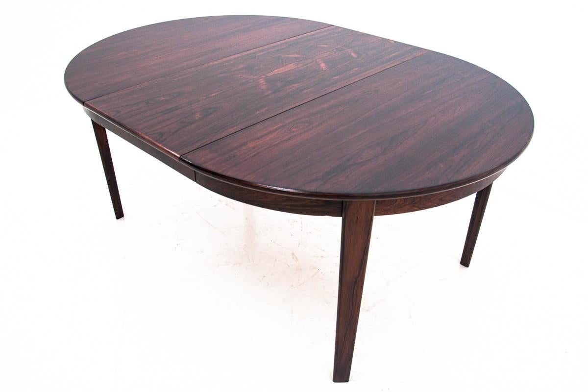 Dining table made in Denmark in the 1960s
The possibility of folding up to 220 cm.
  