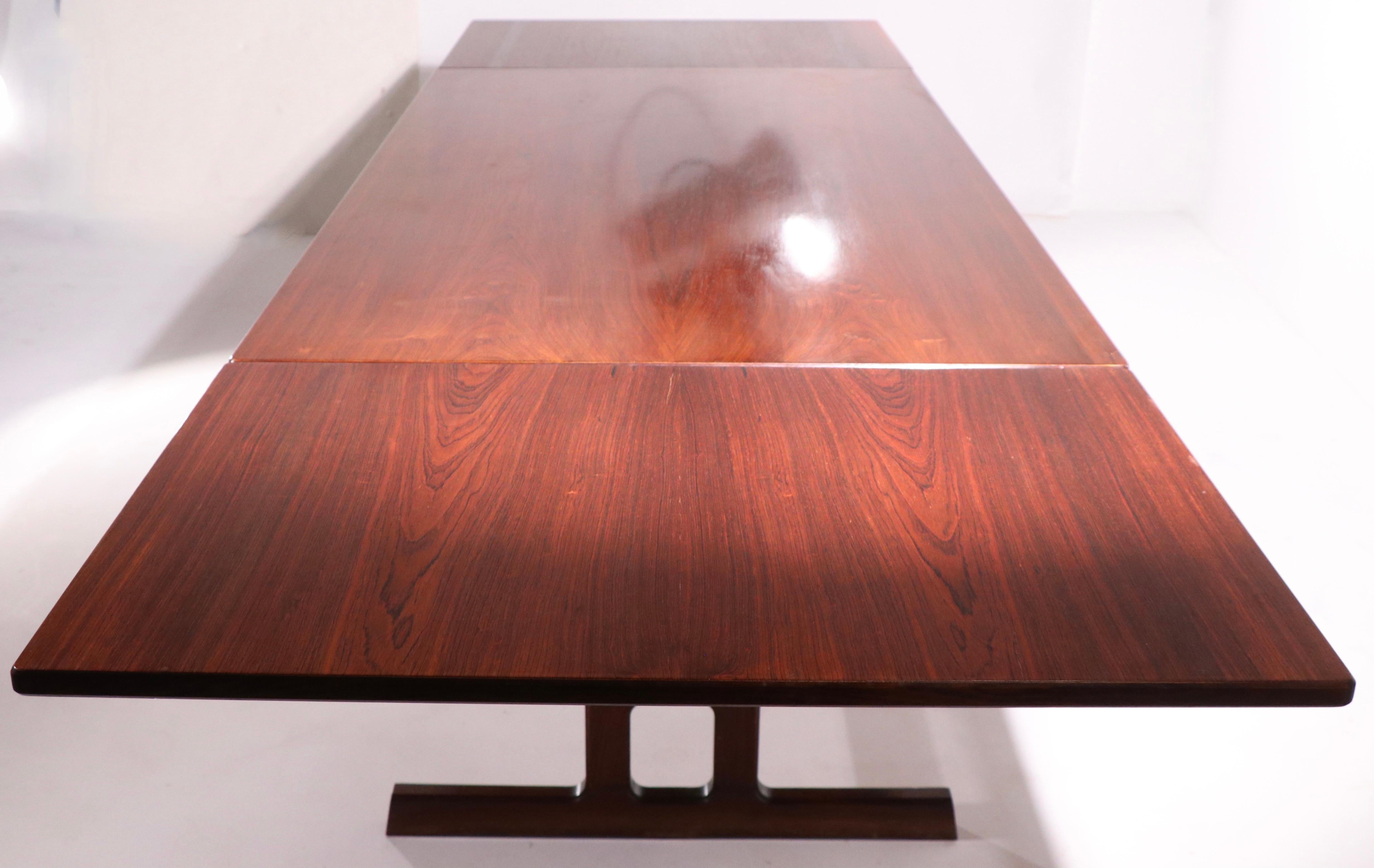Mesa de comedor extensible danesa de palisandro, moderna de mediados de siglo, de Hvidt  Molgaard Palo de rosa en venta