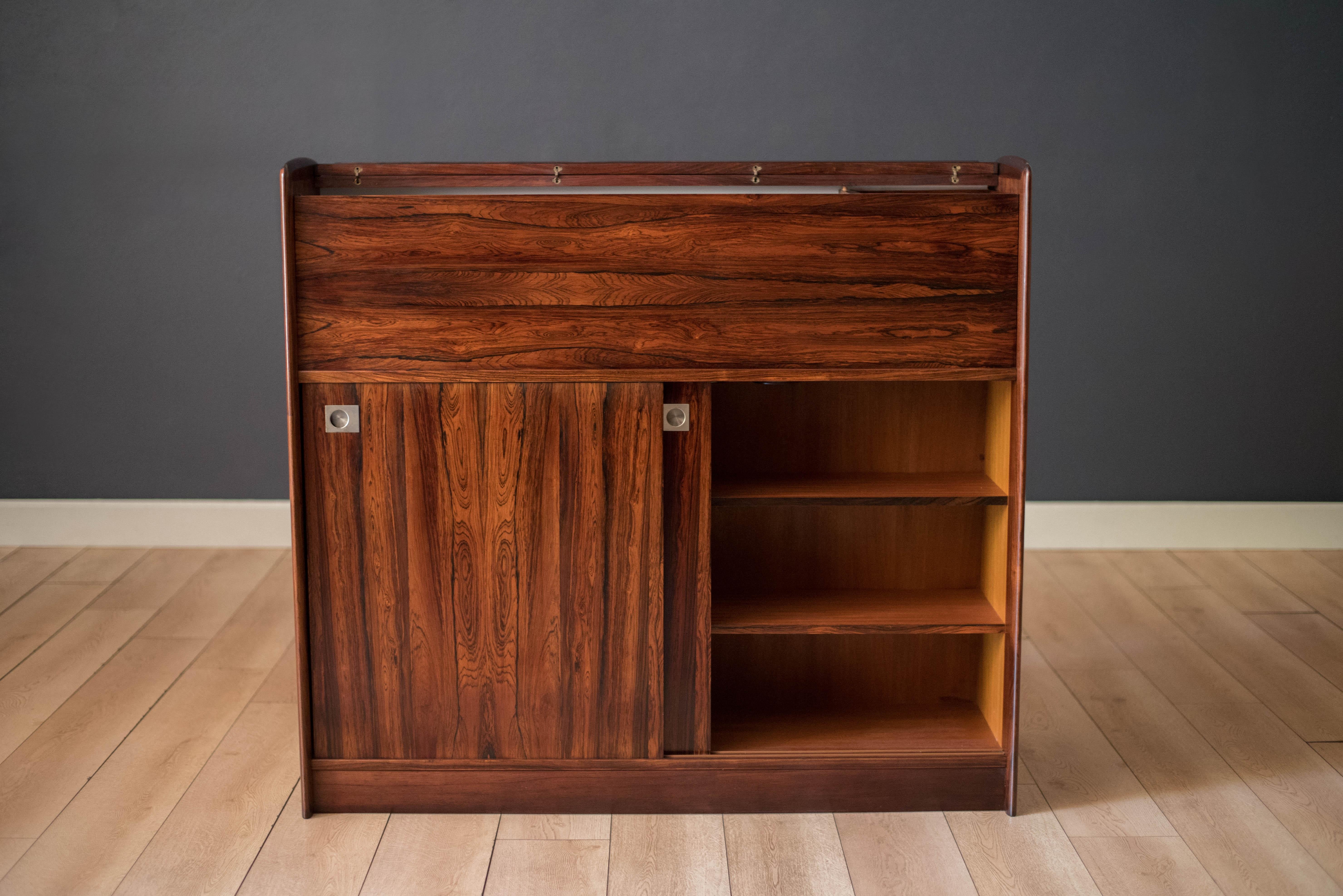 Rosewood Danish Modern Dry Bar Credenza Cabinet For Sale 4