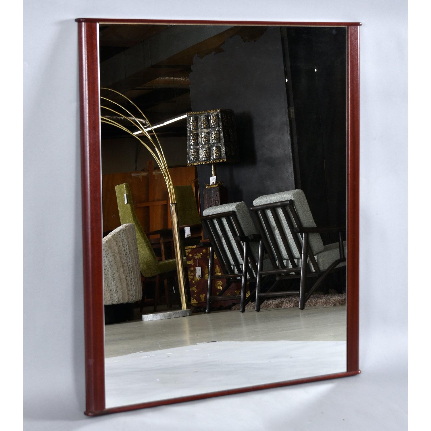 Miroir mural danois moderne en bois de rose par Moser Excellent état - En vente à Chattanooga, TN
