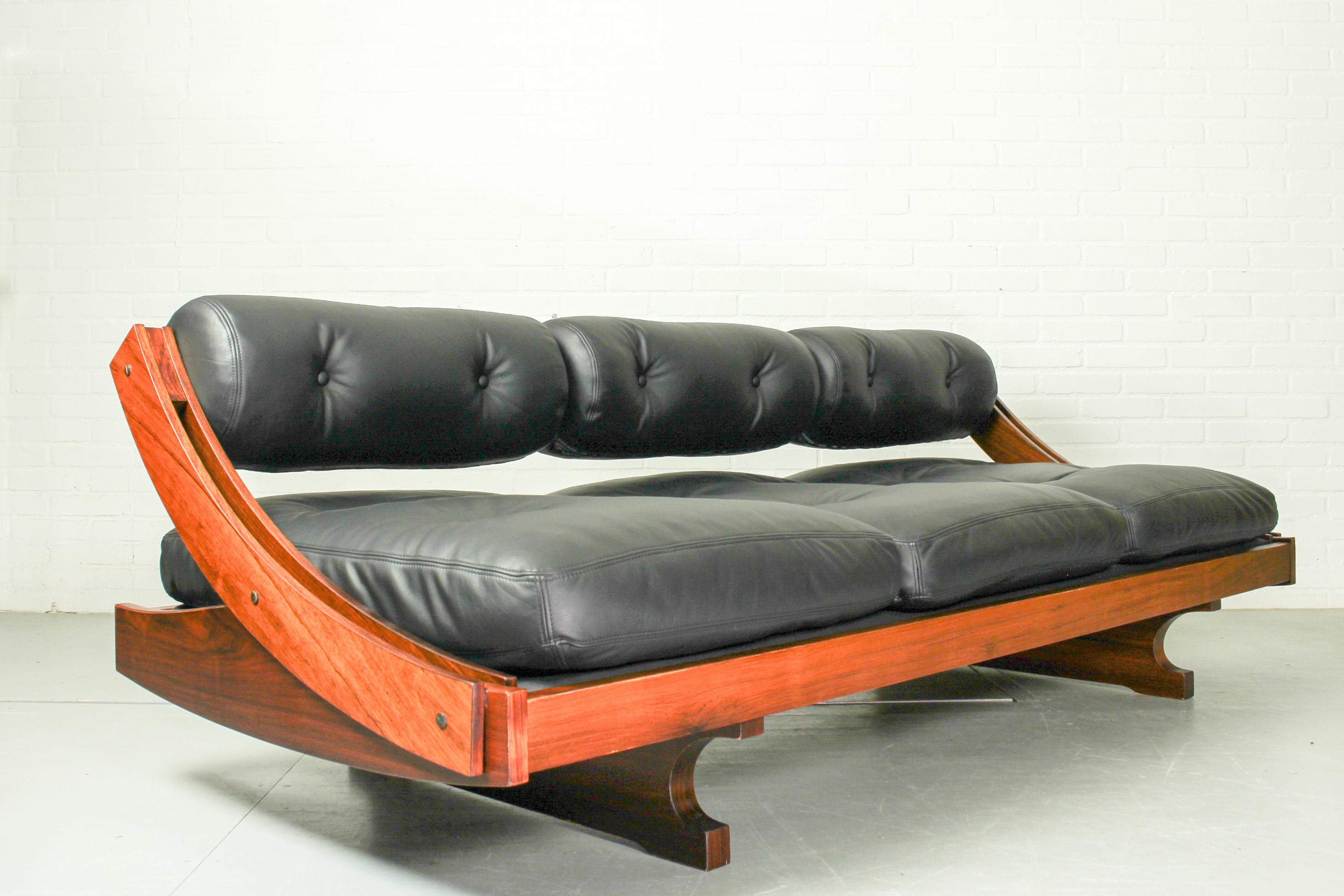 Mid-Century Modern Rosewood Daybed Sofa GS 195 by Gianni Songia for Sormani in New Black Leather