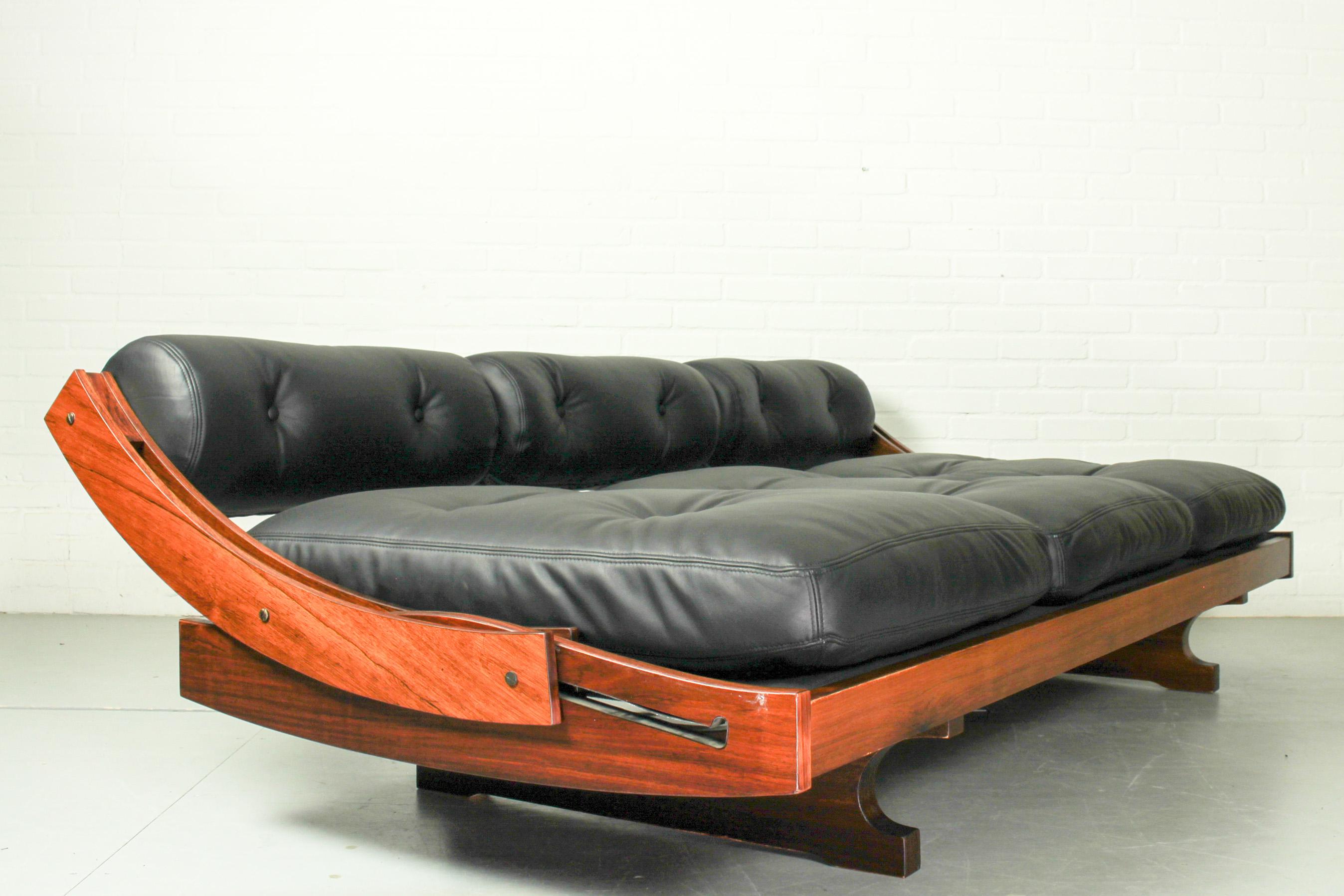 Rosewood Daybed Sofa GS 195 by Gianni Songia for Sormani in New Black Leather In Good Condition In Appeltern, Gelderland