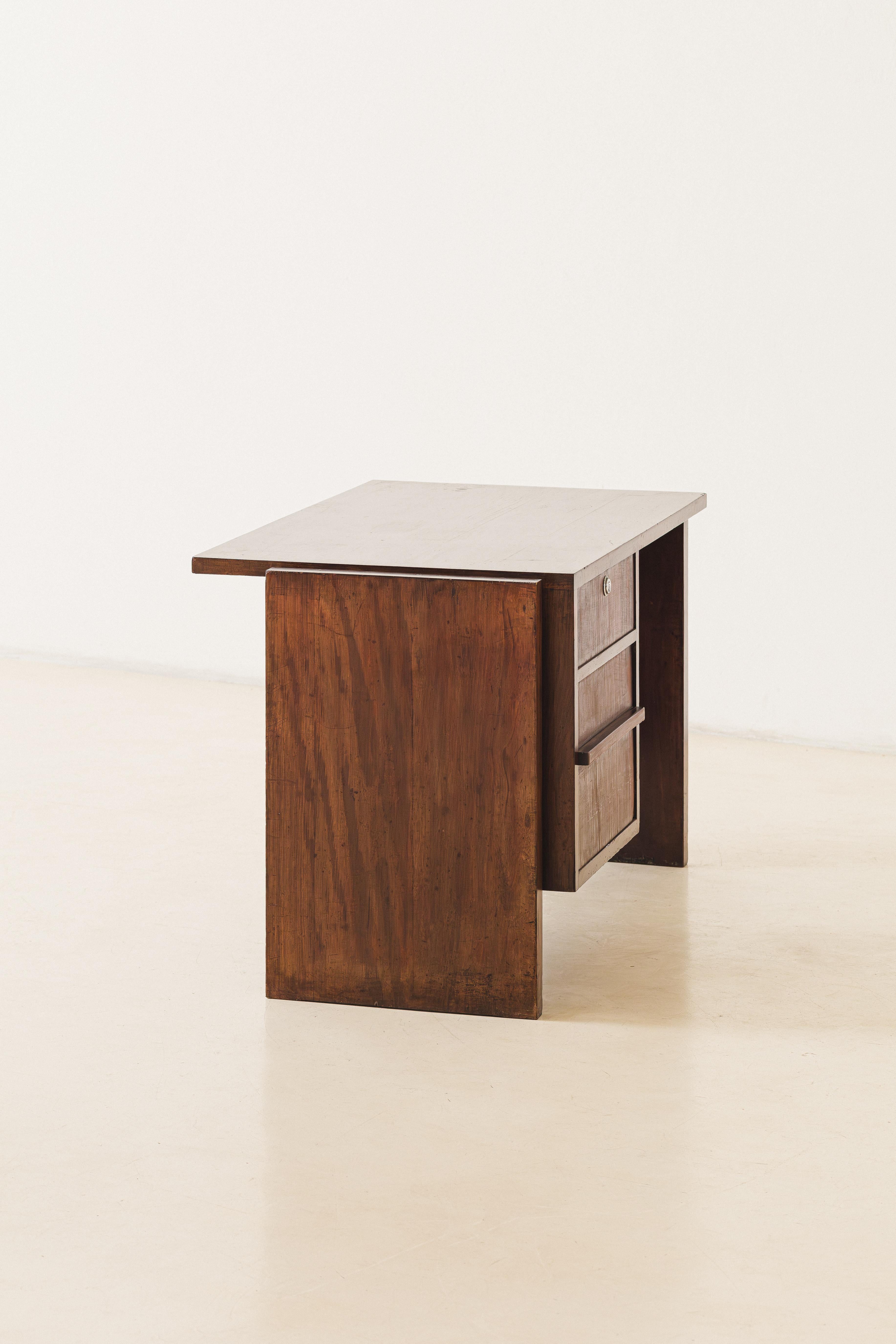 Wood Rosewood Desk Brazilian Midcentury Design by Joaquim Tenreiro, 1960s  For Sale