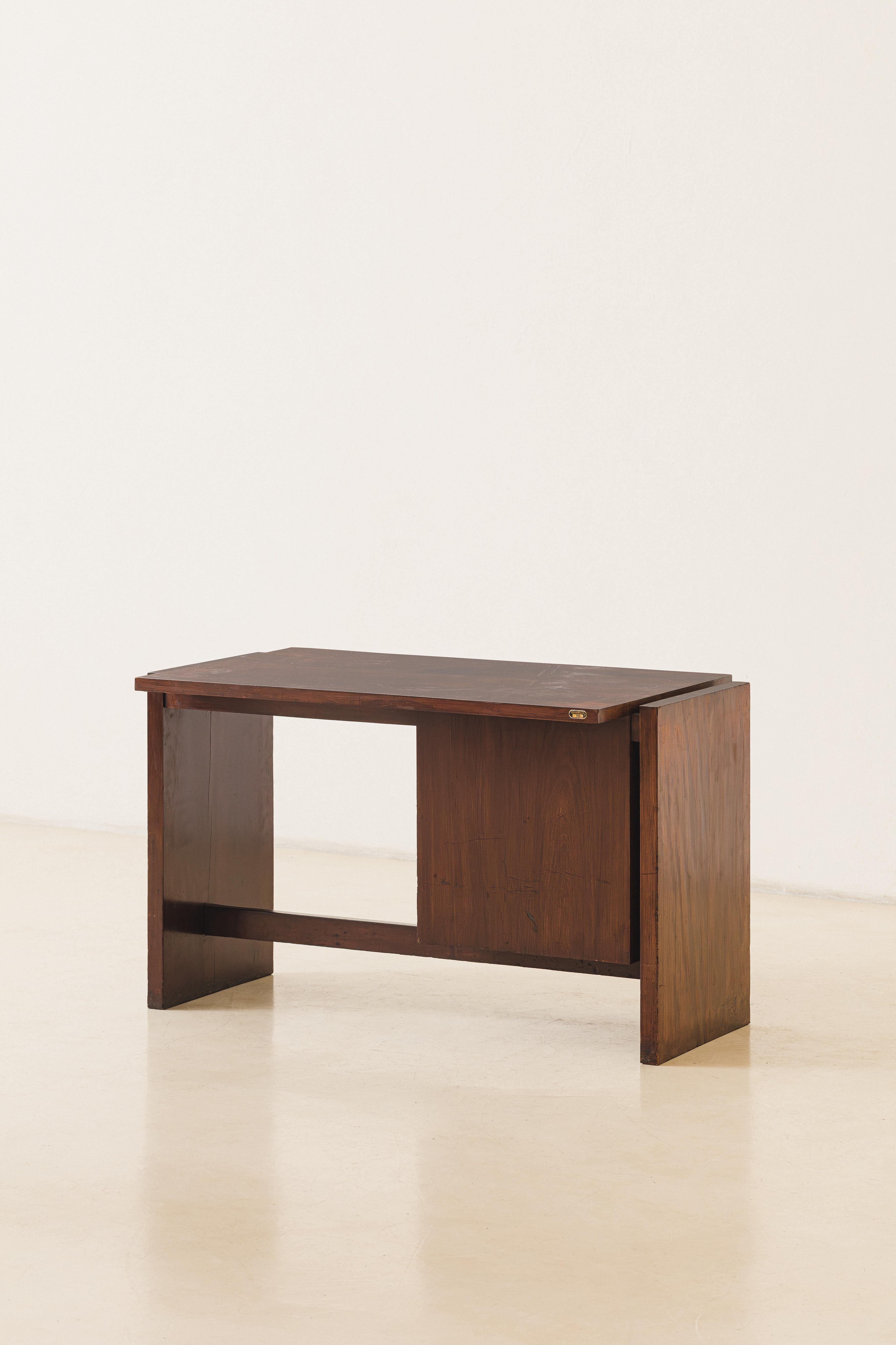 Rosewood Desk Brazilian Midcentury Design by Joaquim Tenreiro, 1960s  For Sale 1