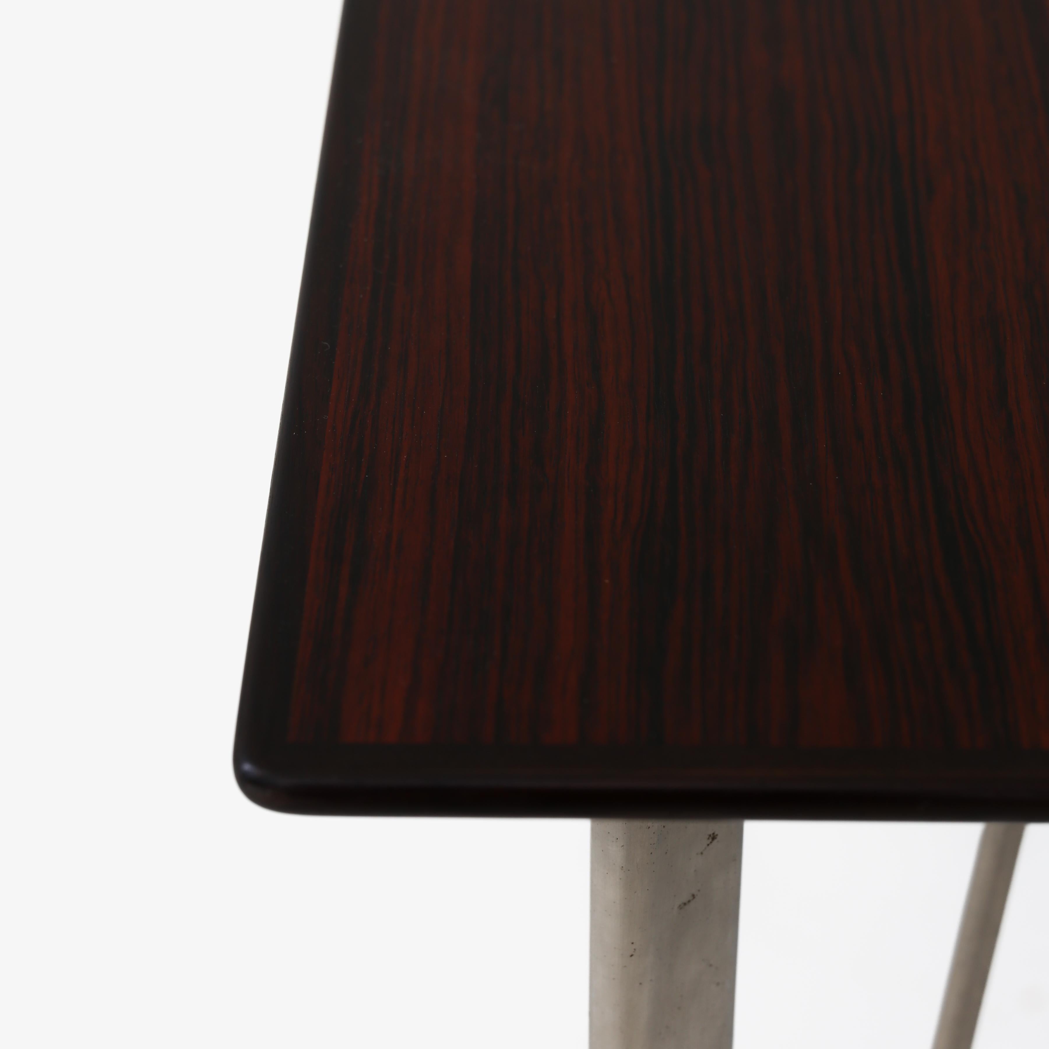 Scandinavian Modern Rosewood desk by Arne Jacobsen For Sale