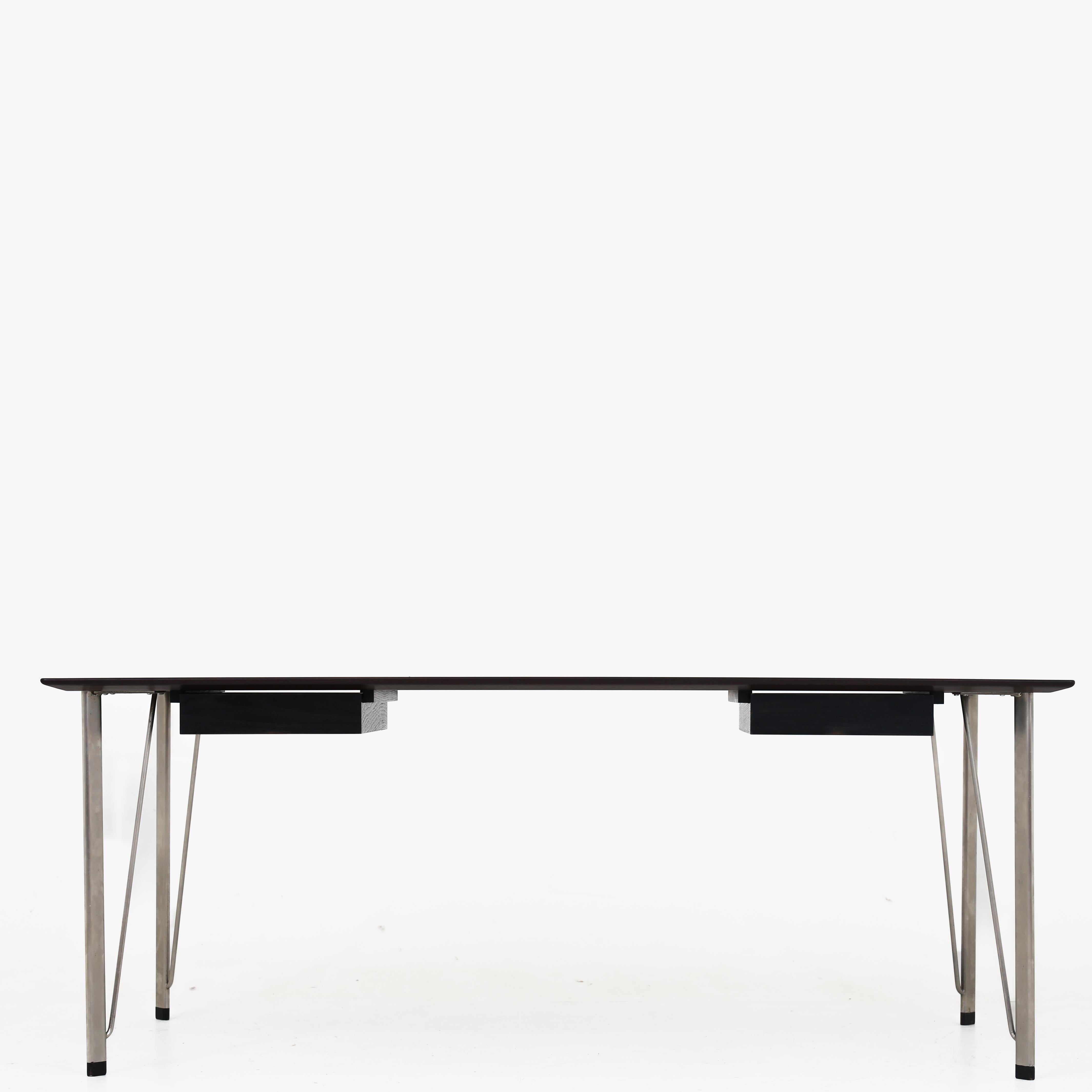 Rosewood desk by Arne Jacobsen In Good Condition For Sale In Copenhagen, DK