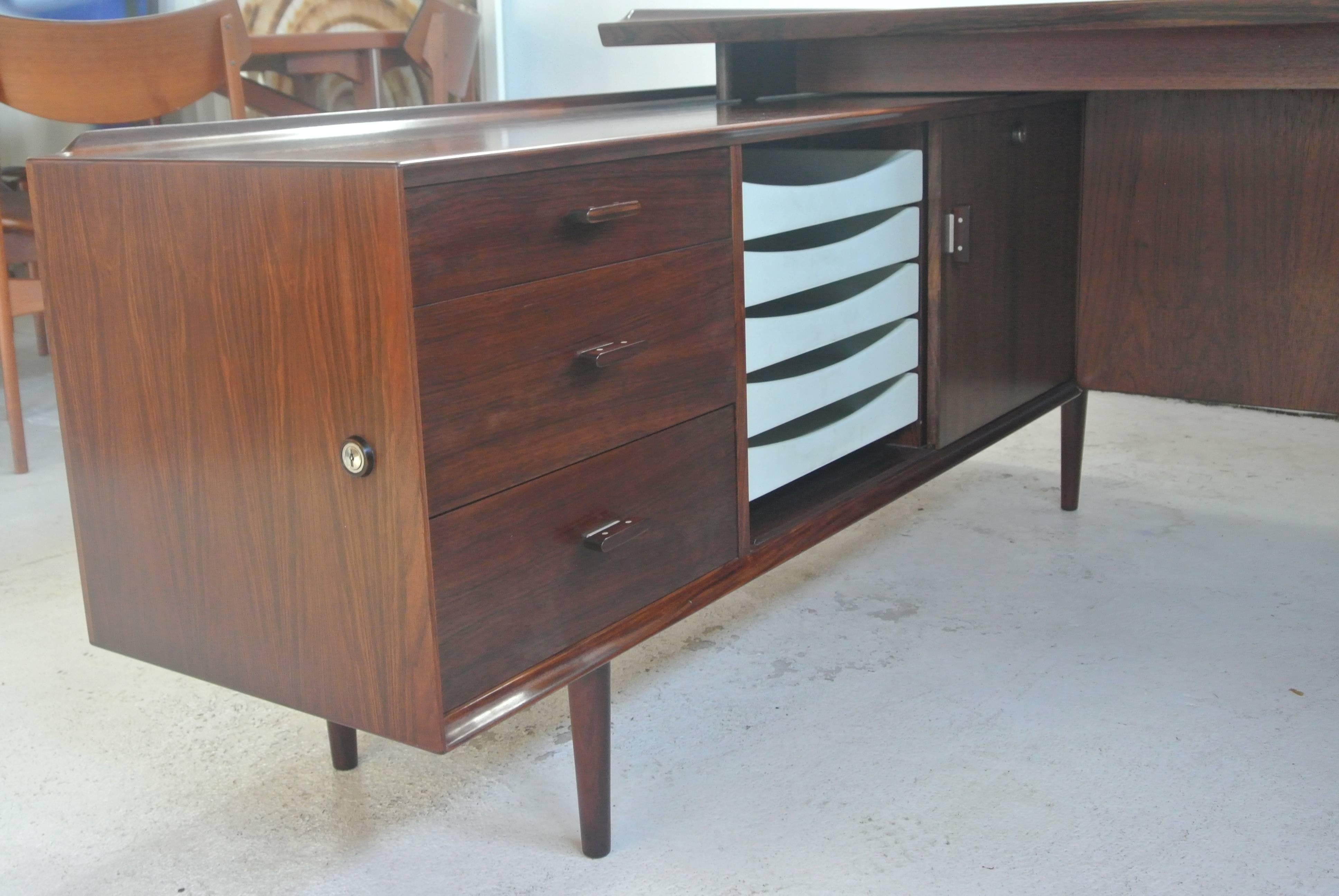 Mid-Century Modern Rosewood Desk by. Arne Vodder for Sibast  For Sale