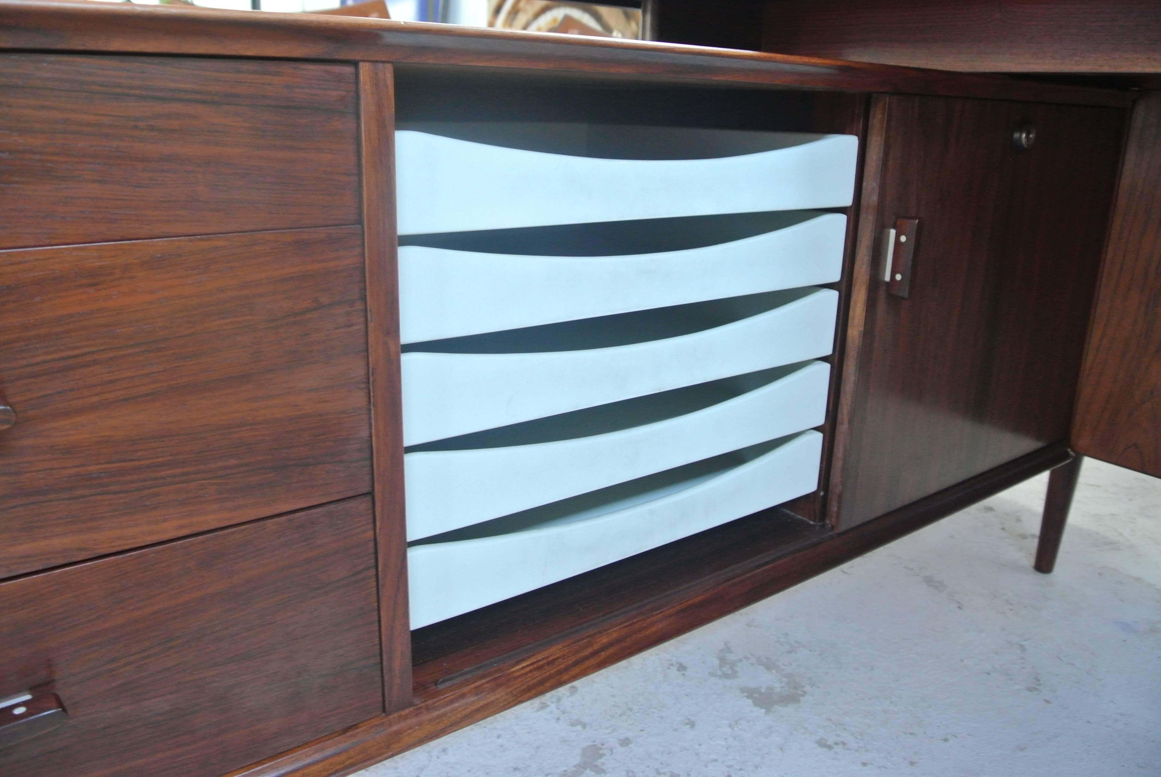 Rosewood Desk by. Arne Vodder for Sibast  In Excellent Condition For Sale In Morristown, NJ
