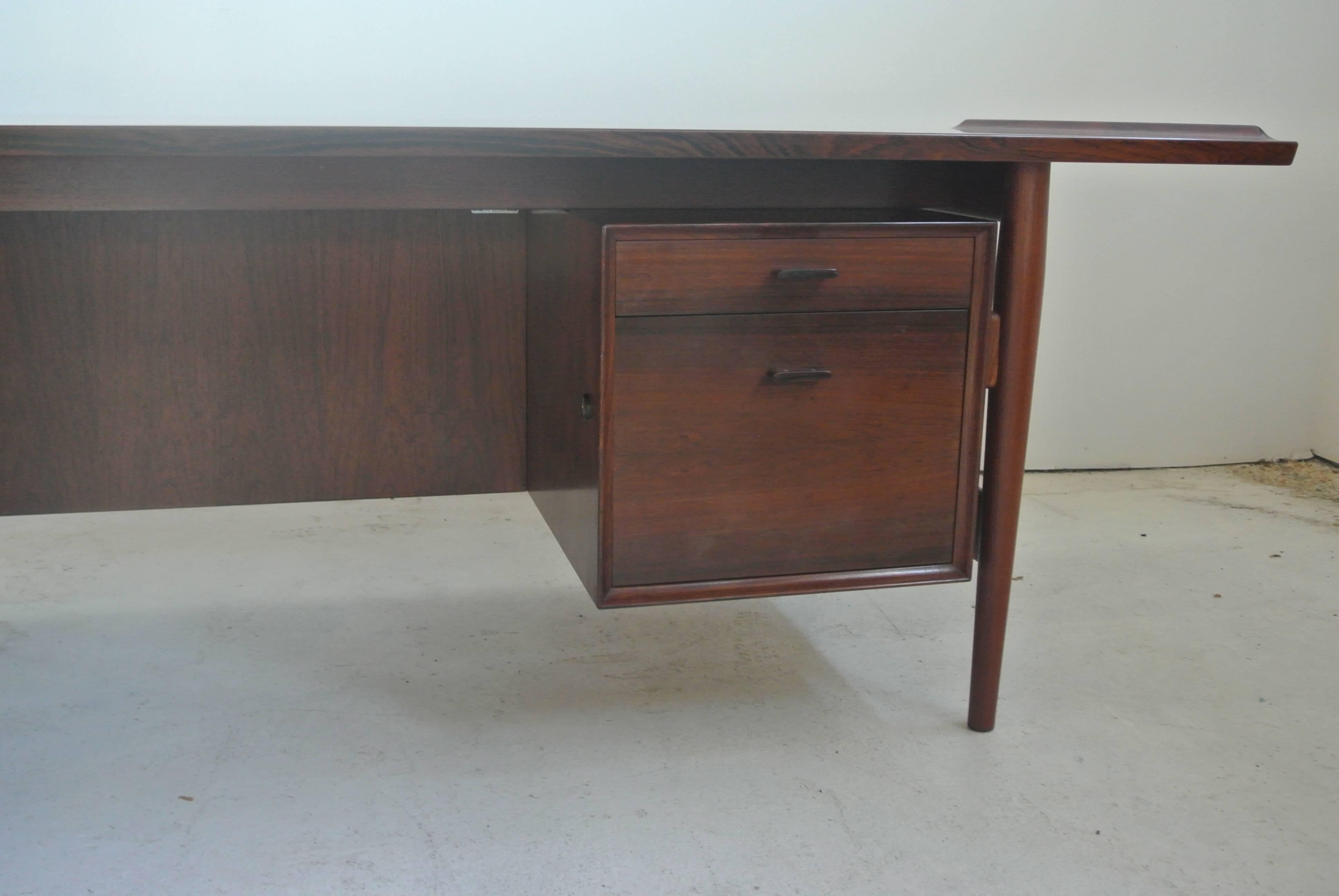 20th Century Rosewood Desk by. Arne Vodder for Sibast  For Sale